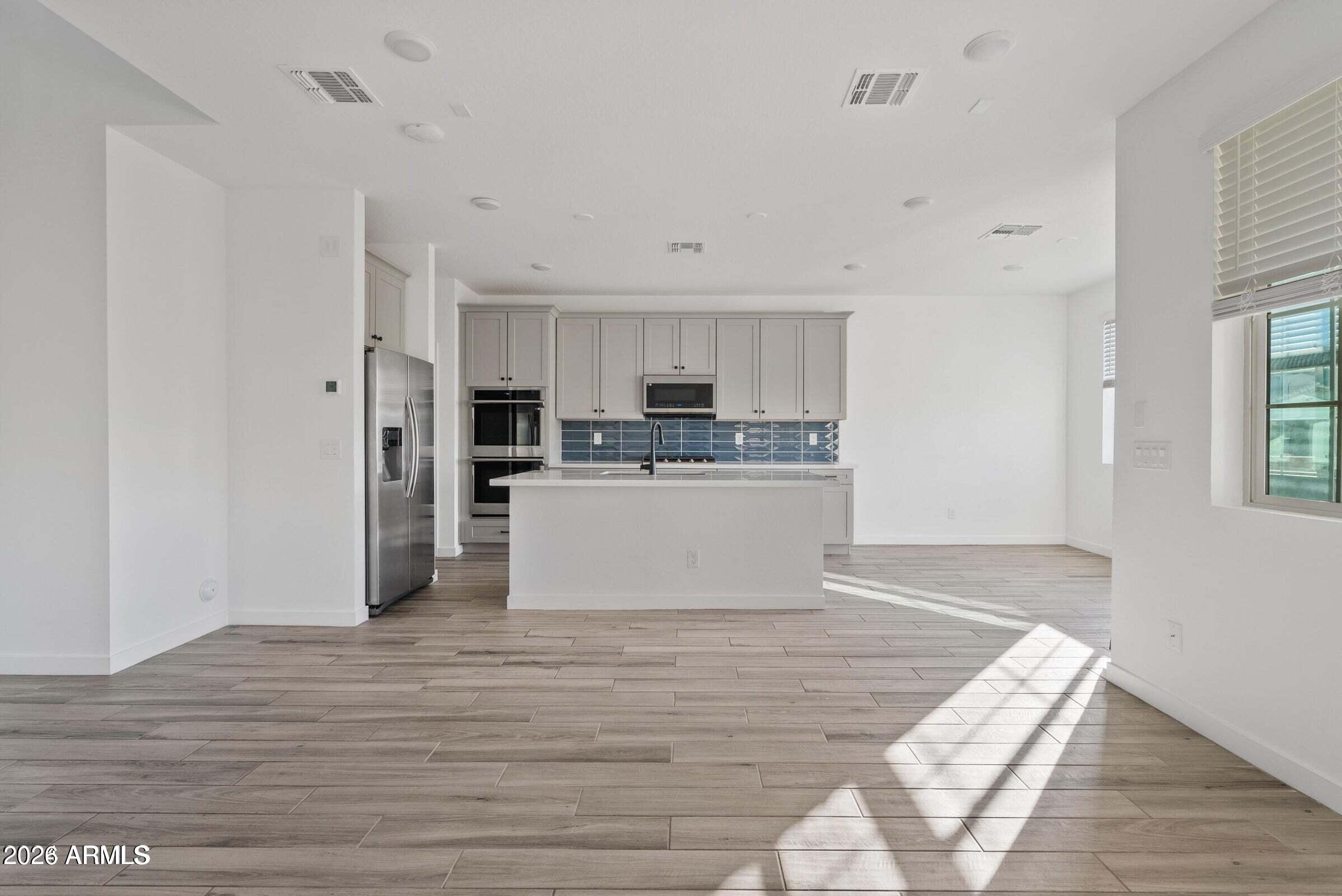 EASTMARK DU 3/4 NORTH PHASE 4 MDR LOTS 1 THROUGH 1 - Residential Lease