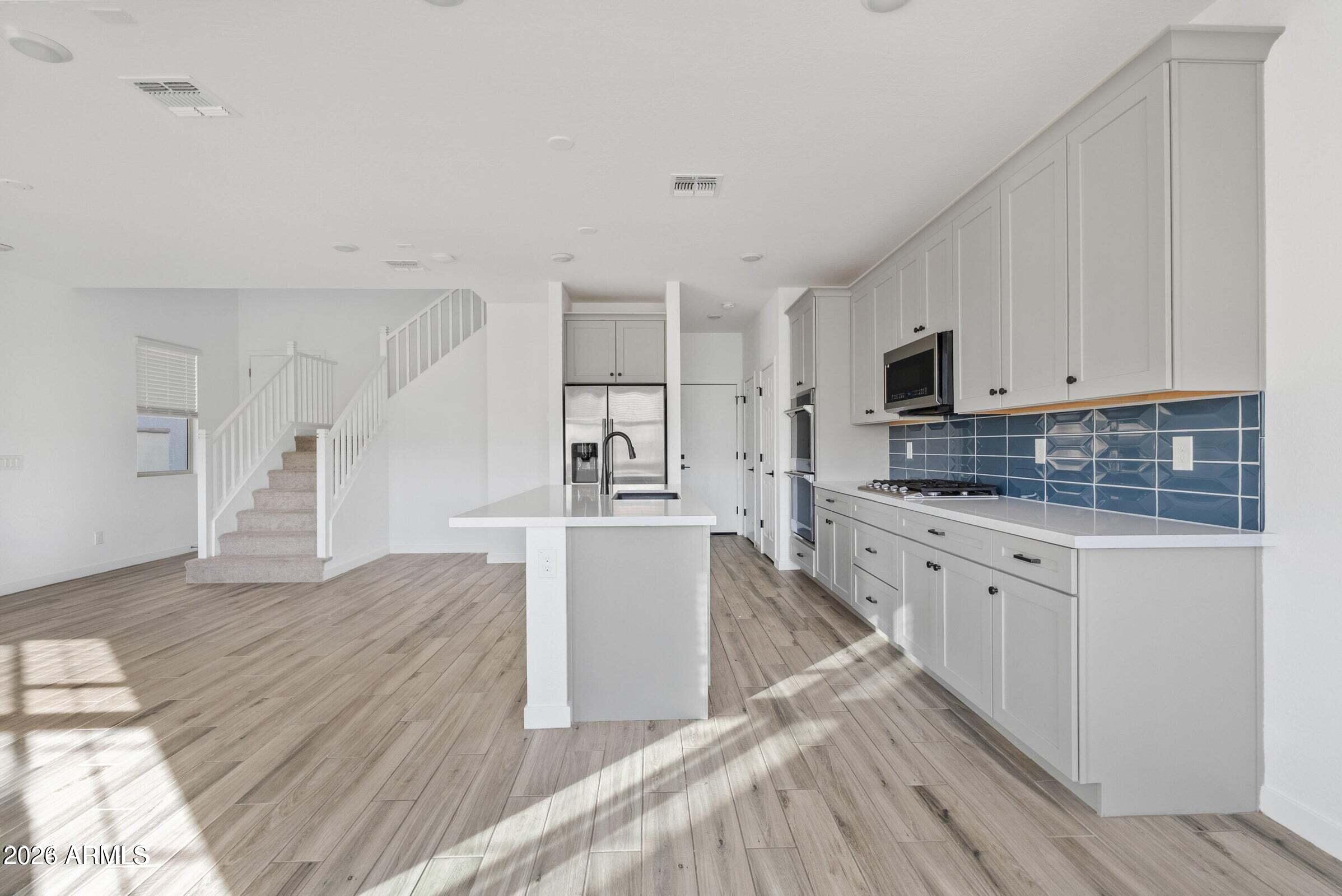 EASTMARK DU 3/4 NORTH PHASE 4 MDR LOTS 1 THROUGH 1 - Residential Lease