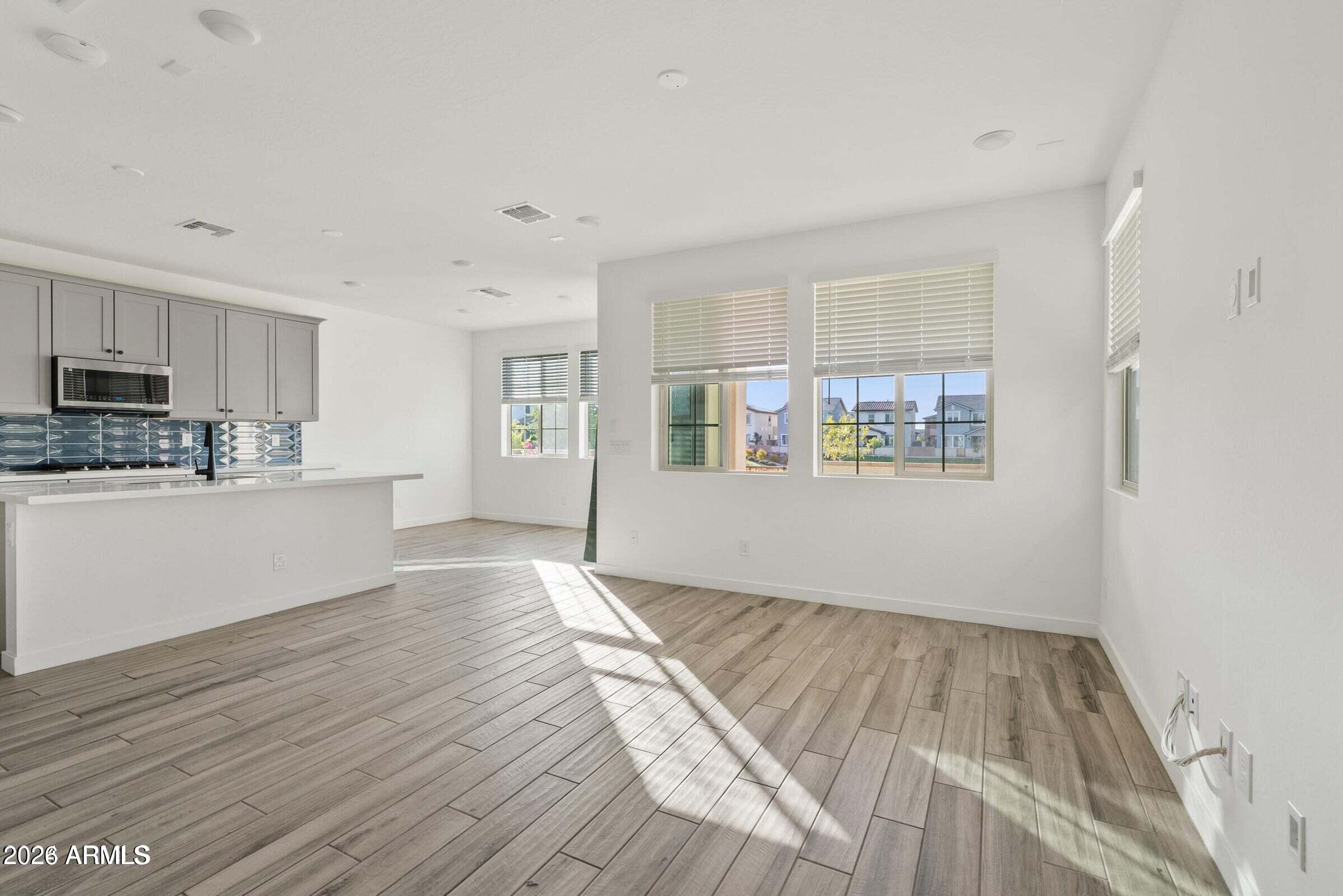 EASTMARK DU 3/4 NORTH PHASE 4 MDR LOTS 1 THROUGH 1 - Residential Lease