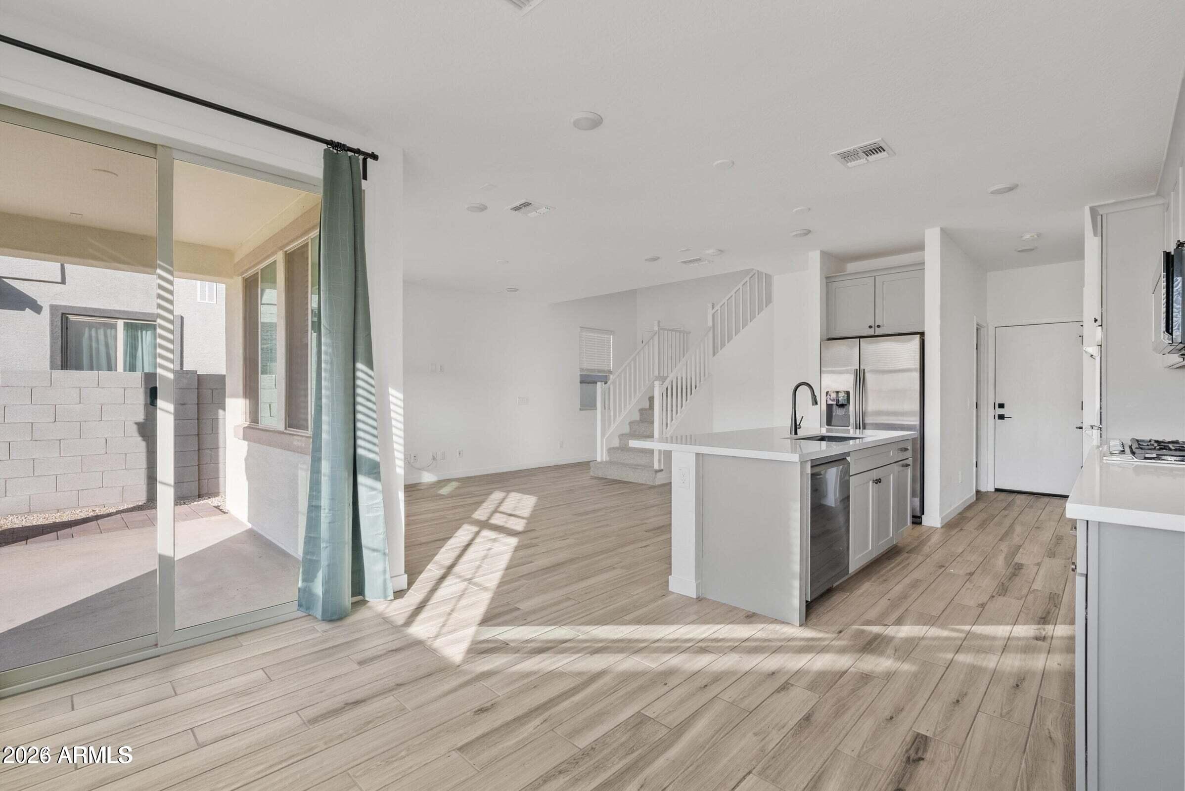 EASTMARK DU 3/4 NORTH PHASE 4 MDR LOTS 1 THROUGH 1 - Residential Lease