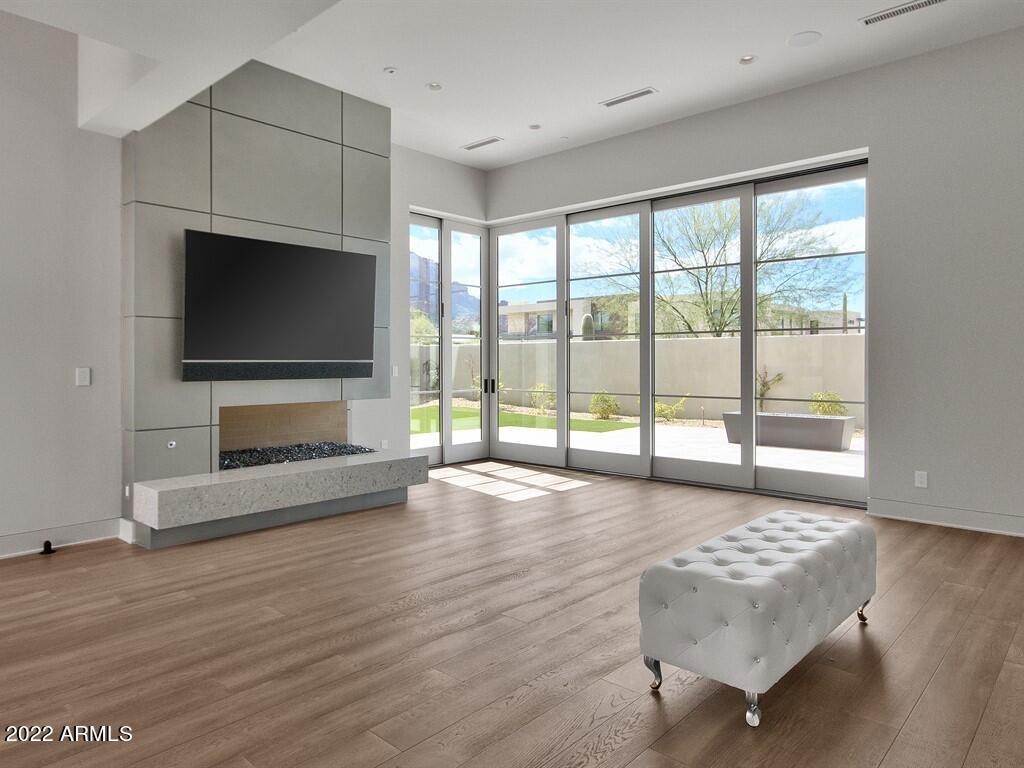THE VILLAGE AT MOUNTAIN SHADOWS - Residential