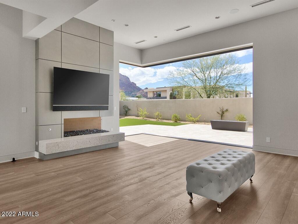 THE VILLAGE AT MOUNTAIN SHADOWS - Residential