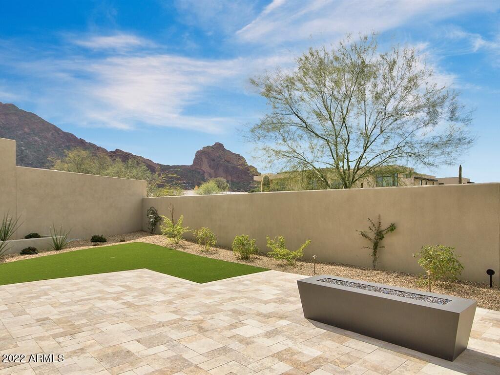 THE VILLAGE AT MOUNTAIN SHADOWS - Residential