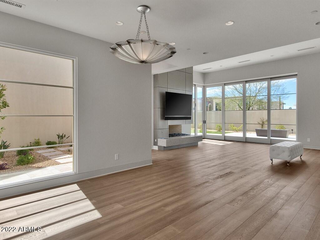 THE VILLAGE AT MOUNTAIN SHADOWS - Residential