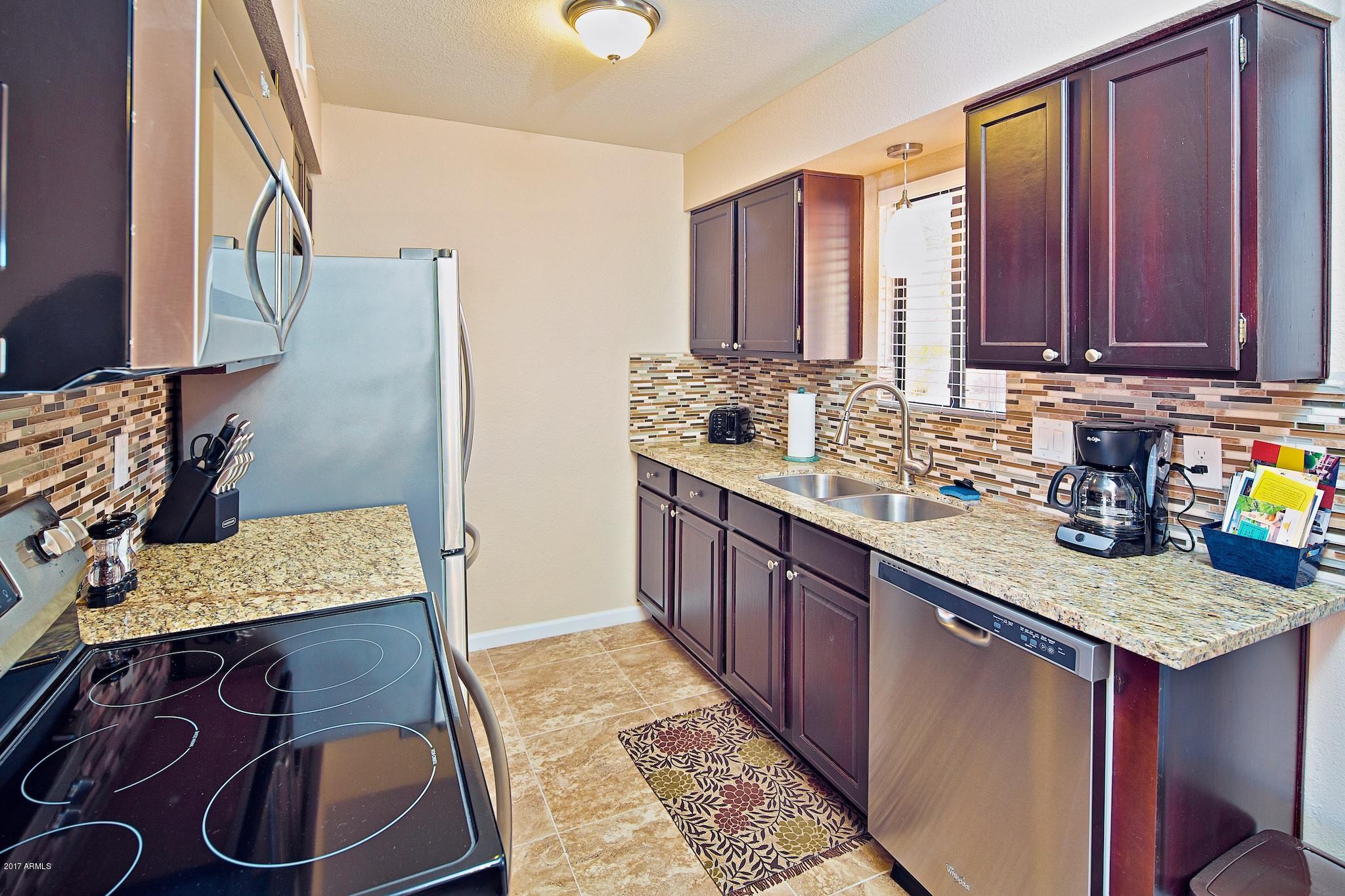DESERT GOLD CONDOMINIUM - Residential