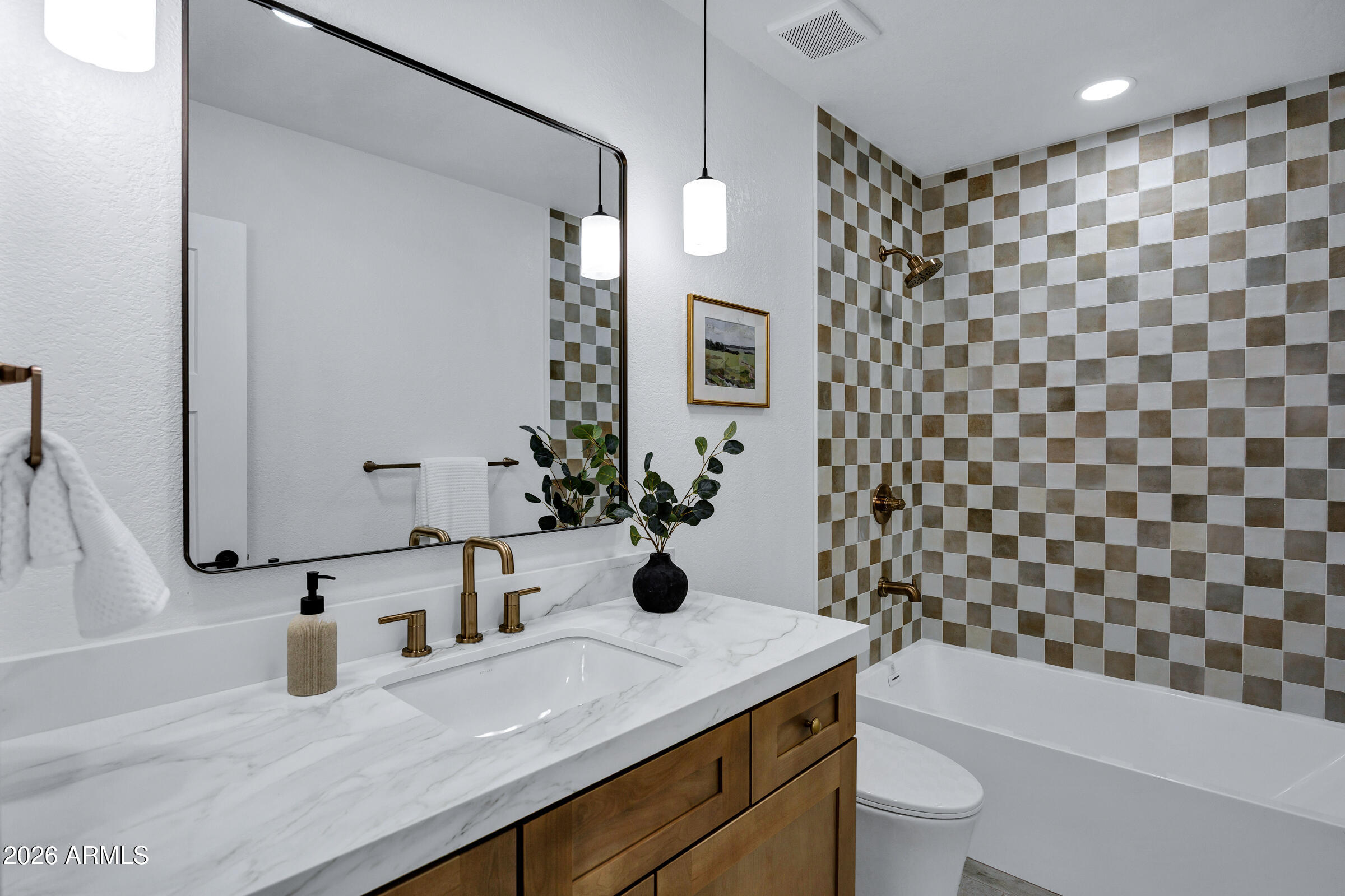 NORTHPOINTE 4 - Residential