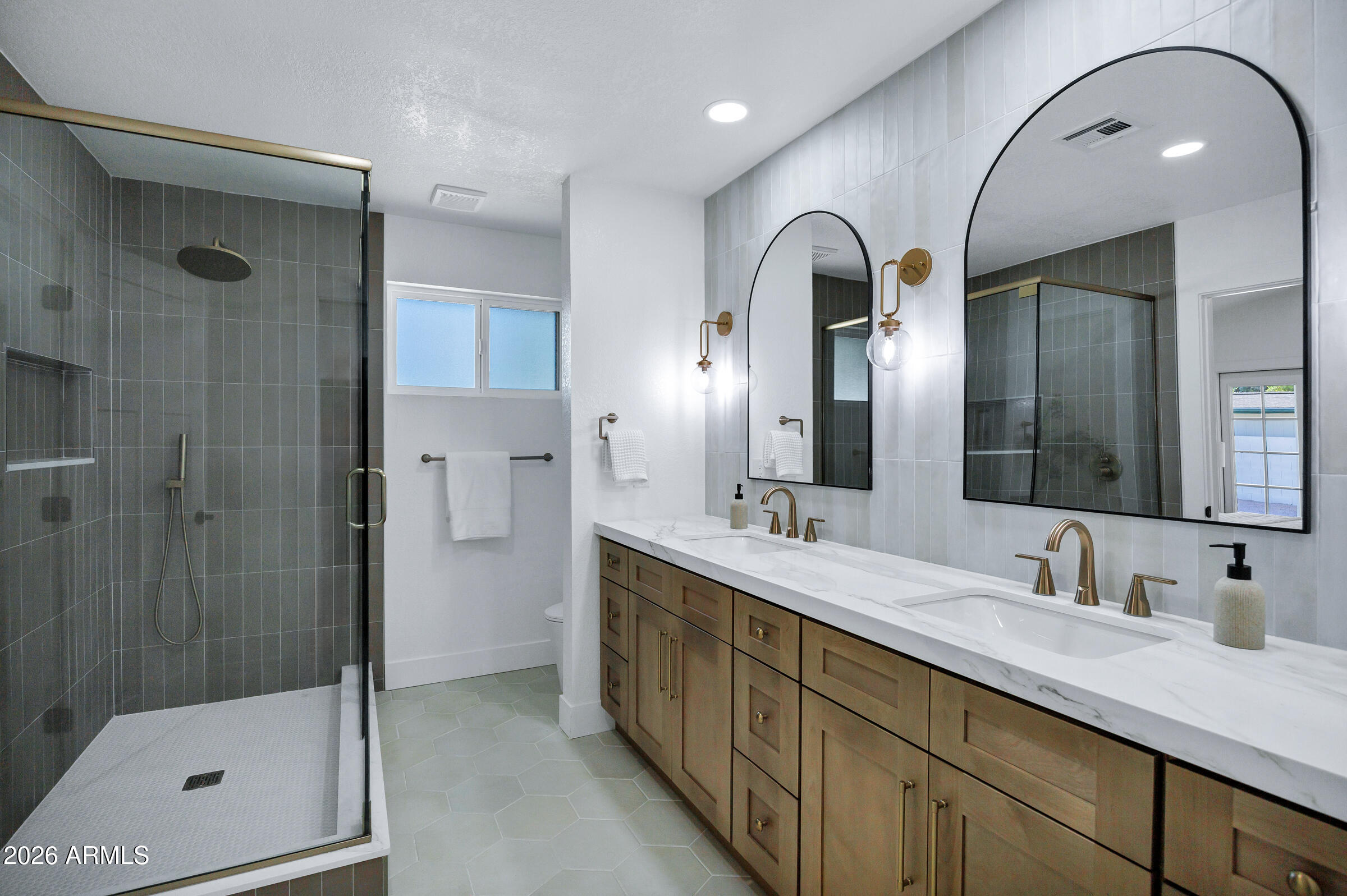 NORTHPOINTE 4 - Residential