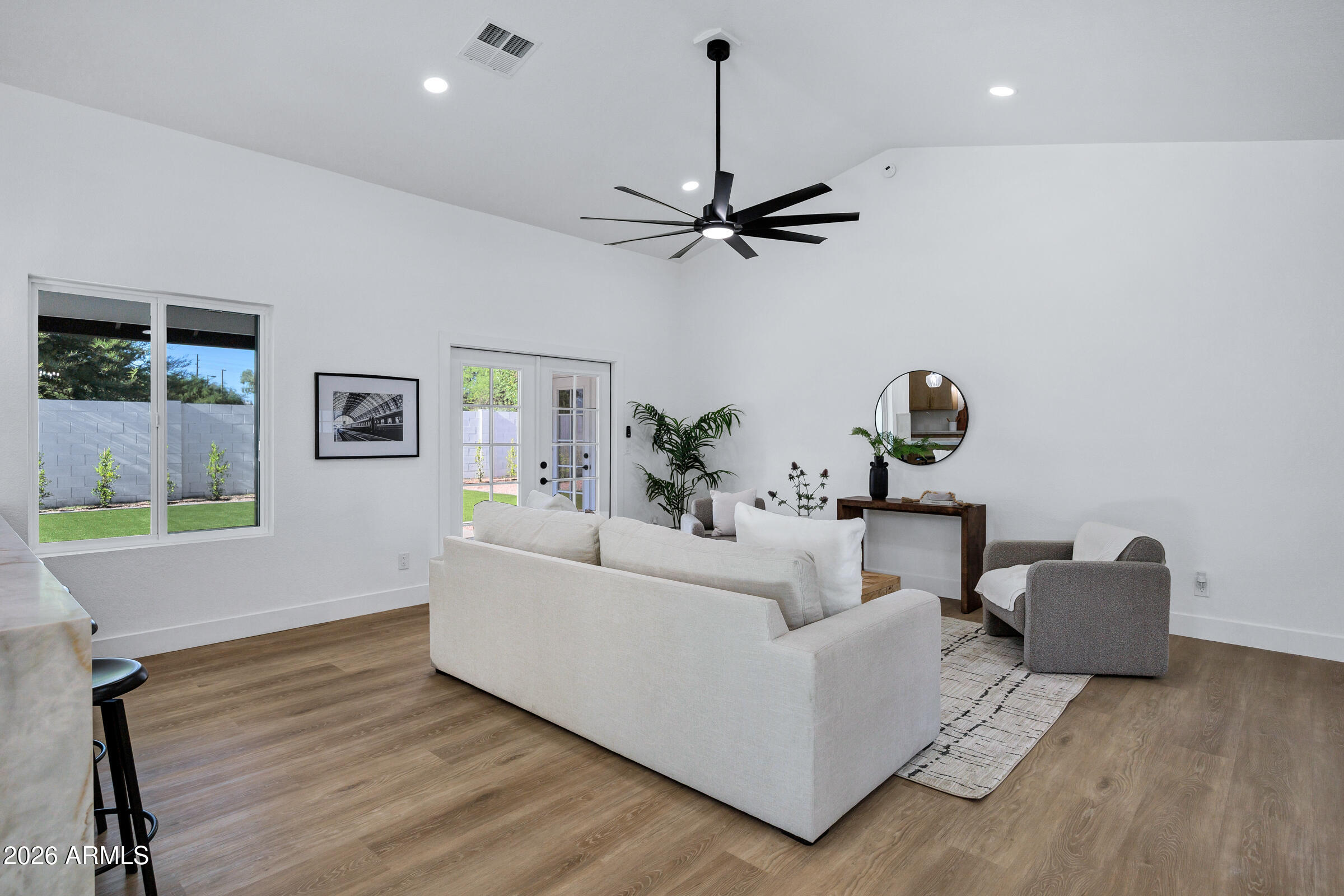 NORTHPOINTE 4 - Residential