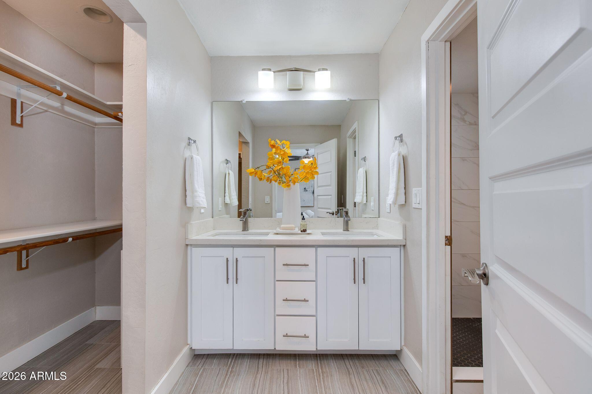 CASITA REAL - Residential