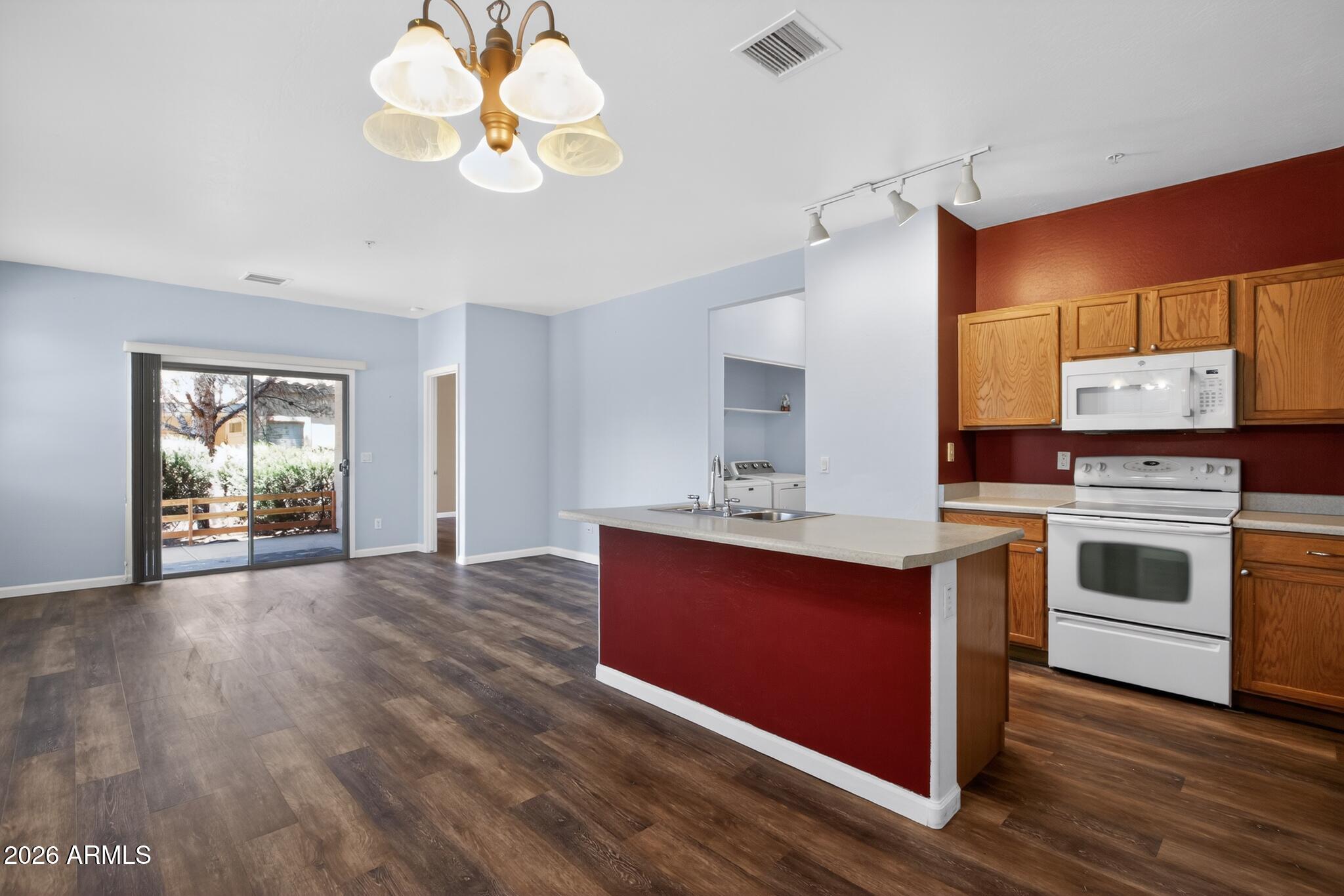 COTTONWOOD SQUARE/COTTONWOOD COMMONS - Residential