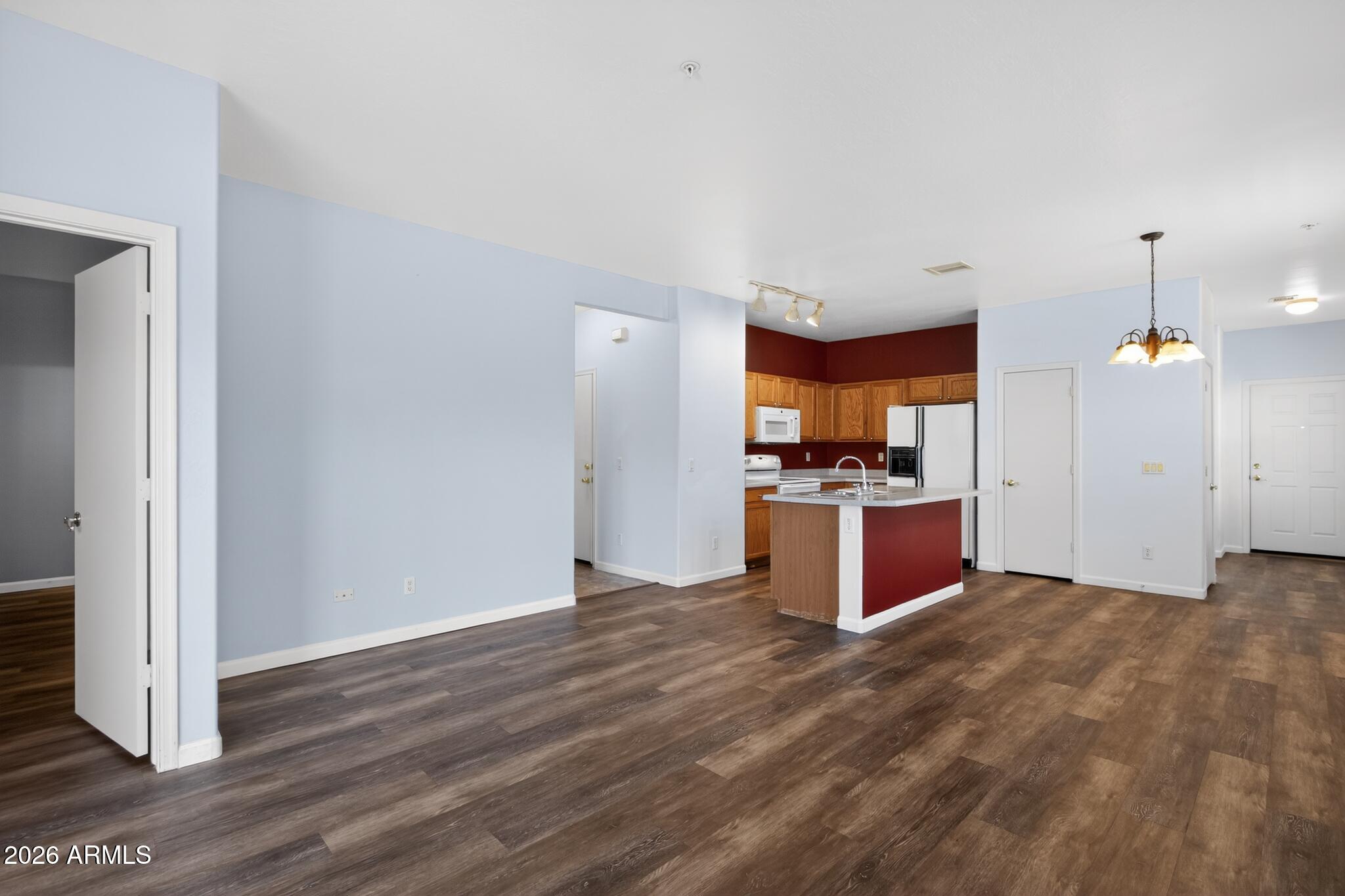 COTTONWOOD SQUARE/COTTONWOOD COMMONS - Residential
