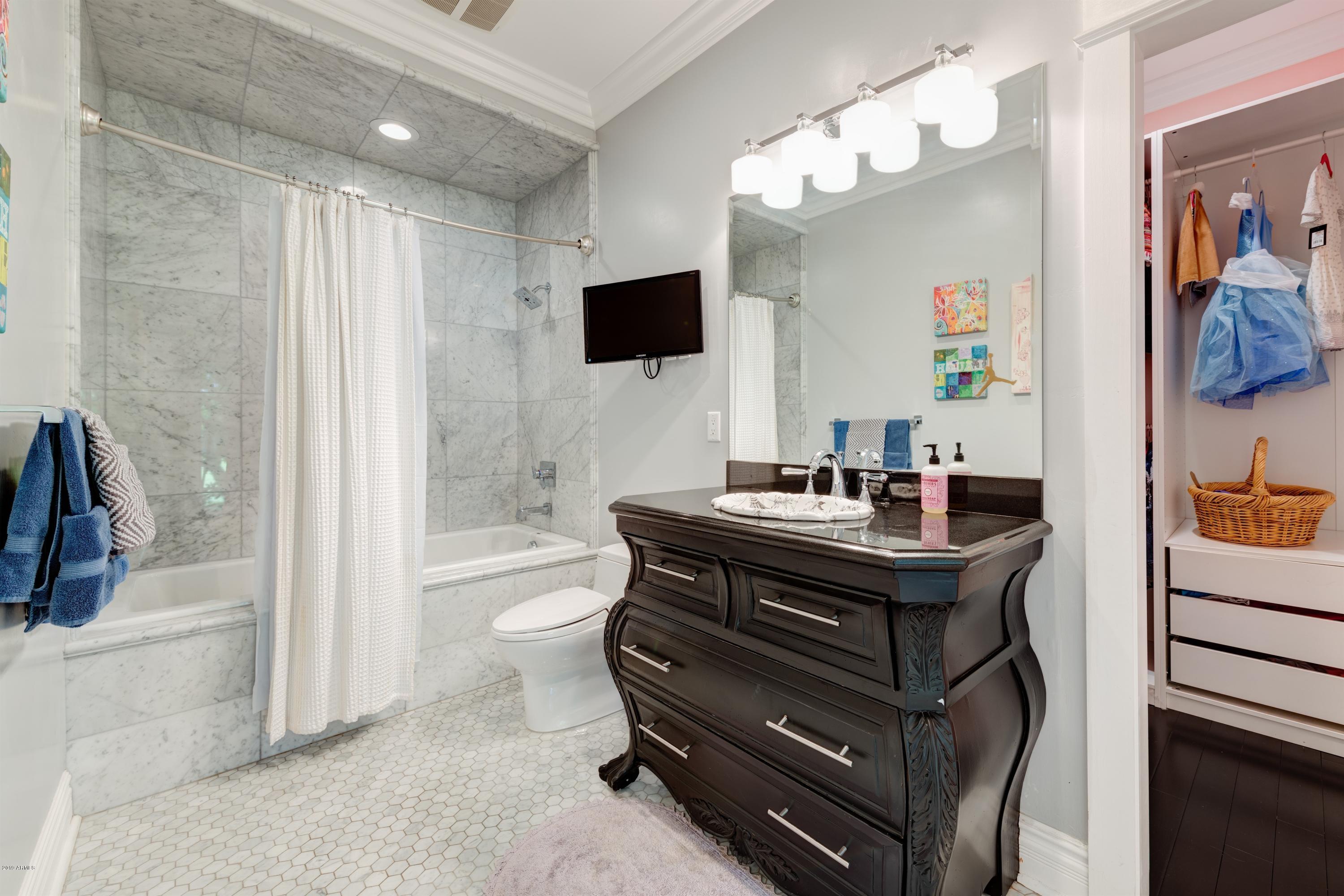 APACHE ESTATES - Residential