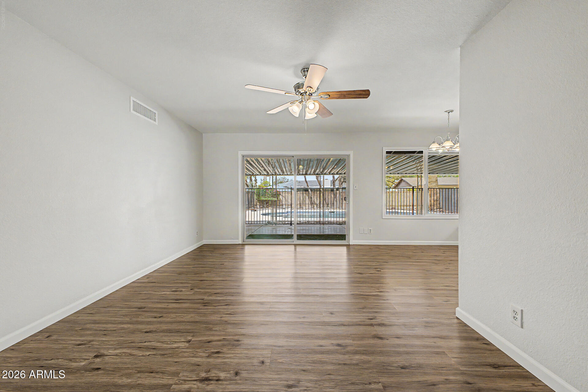 TEMPE ROYAL PALMS 10 - Residential