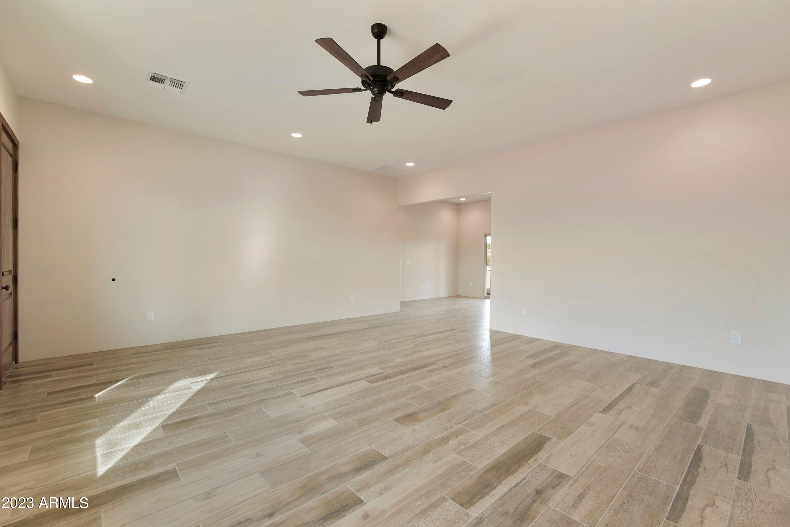 W 355F OF N2 NW4 NW4 SW4 SEC 29 EX W 195F TH/OF P/F 06-66464 - Residential