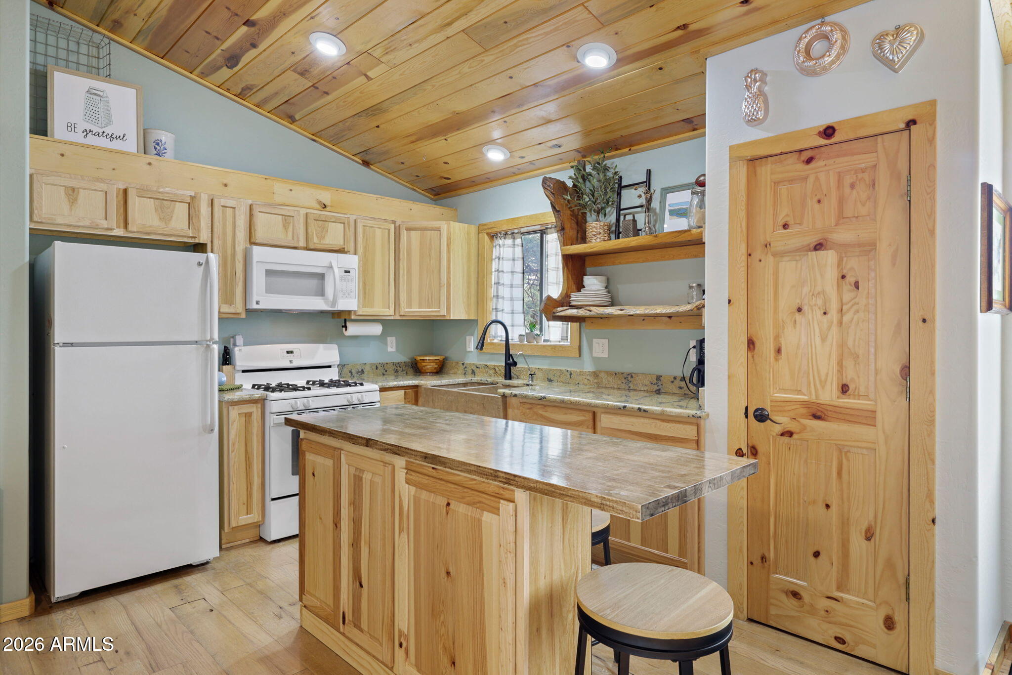SUMMER PINES UNIT 2 - Residential