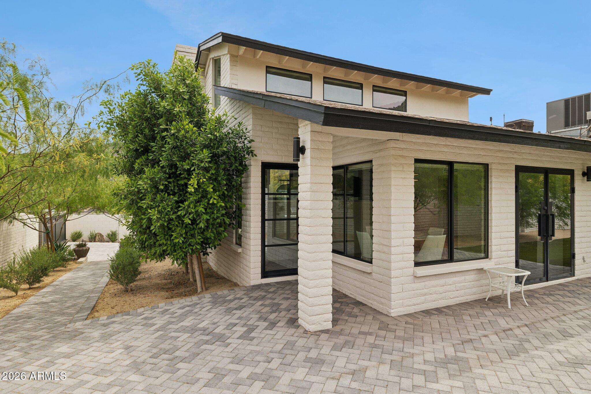 SURREY HILLS - Residential