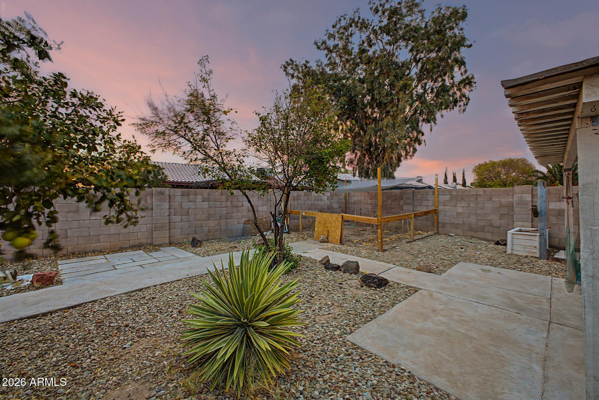 HORIZONS ON CAMELBACK UNIT 2 - Residential