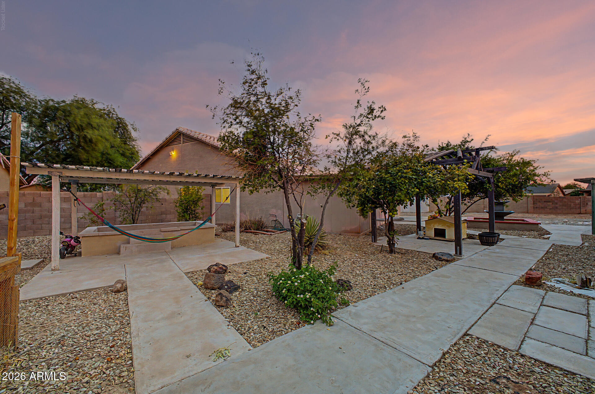 HORIZONS ON CAMELBACK UNIT 2 - Residential