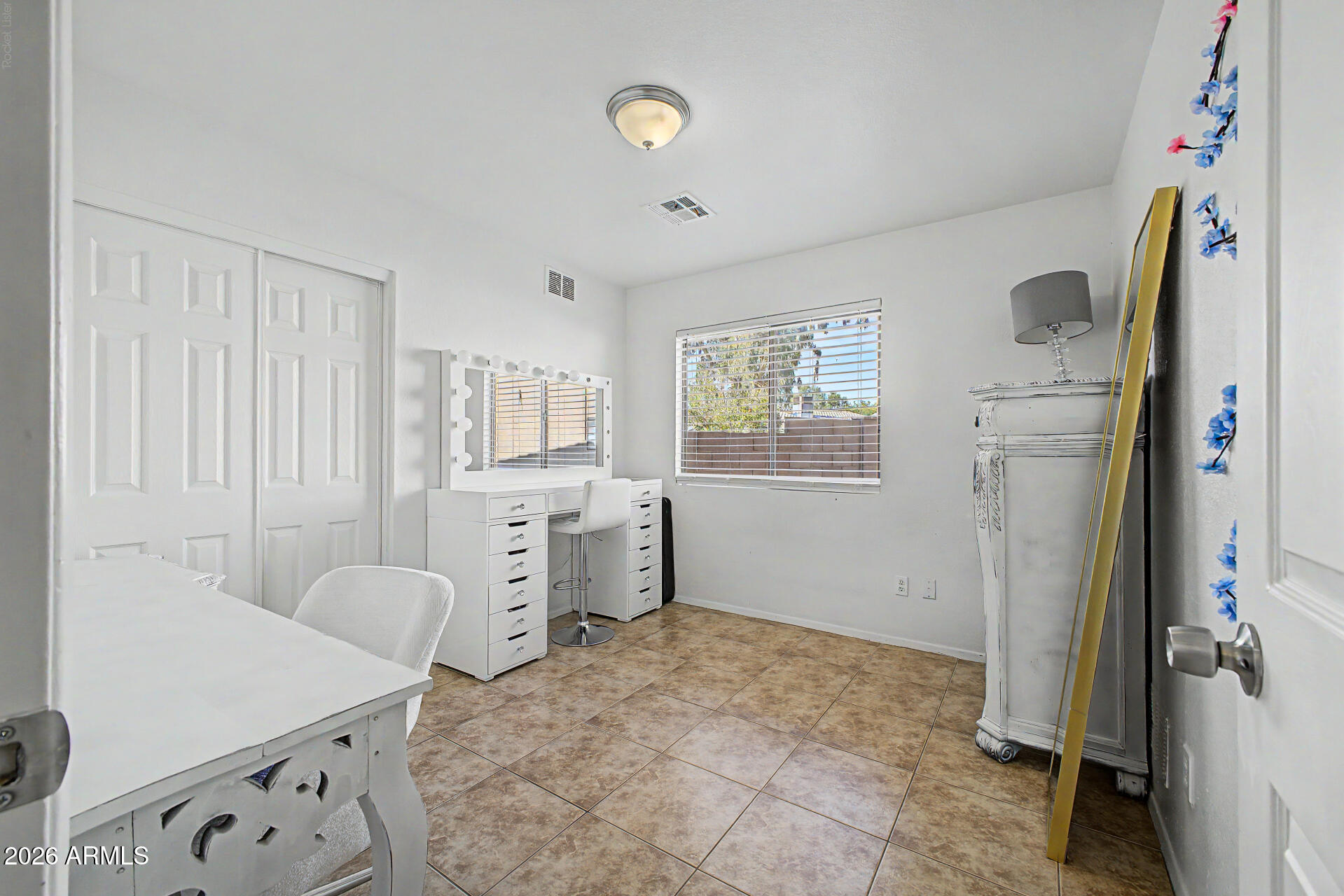 HORIZONS ON CAMELBACK UNIT 2 - Residential