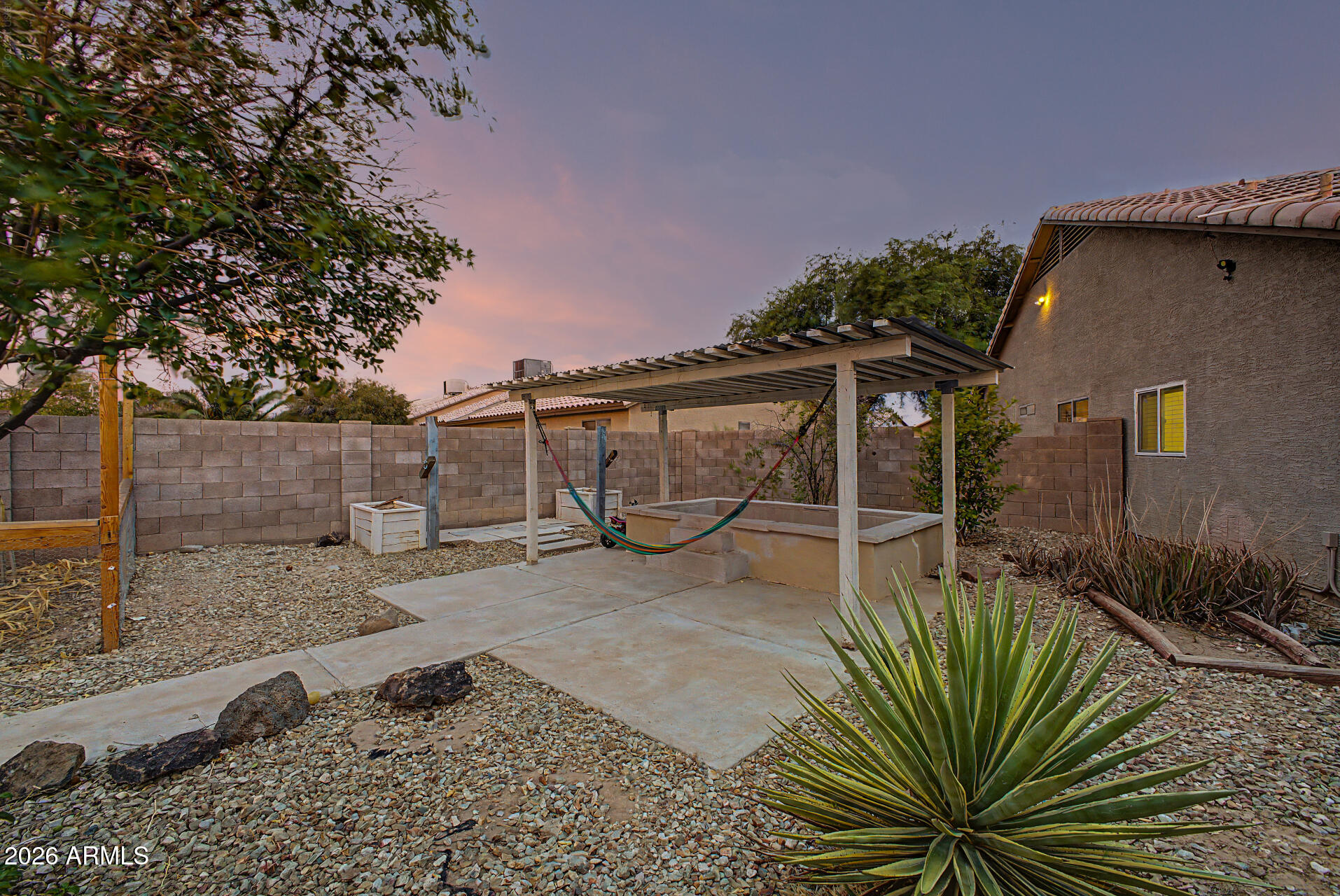 HORIZONS ON CAMELBACK UNIT 2 - Residential