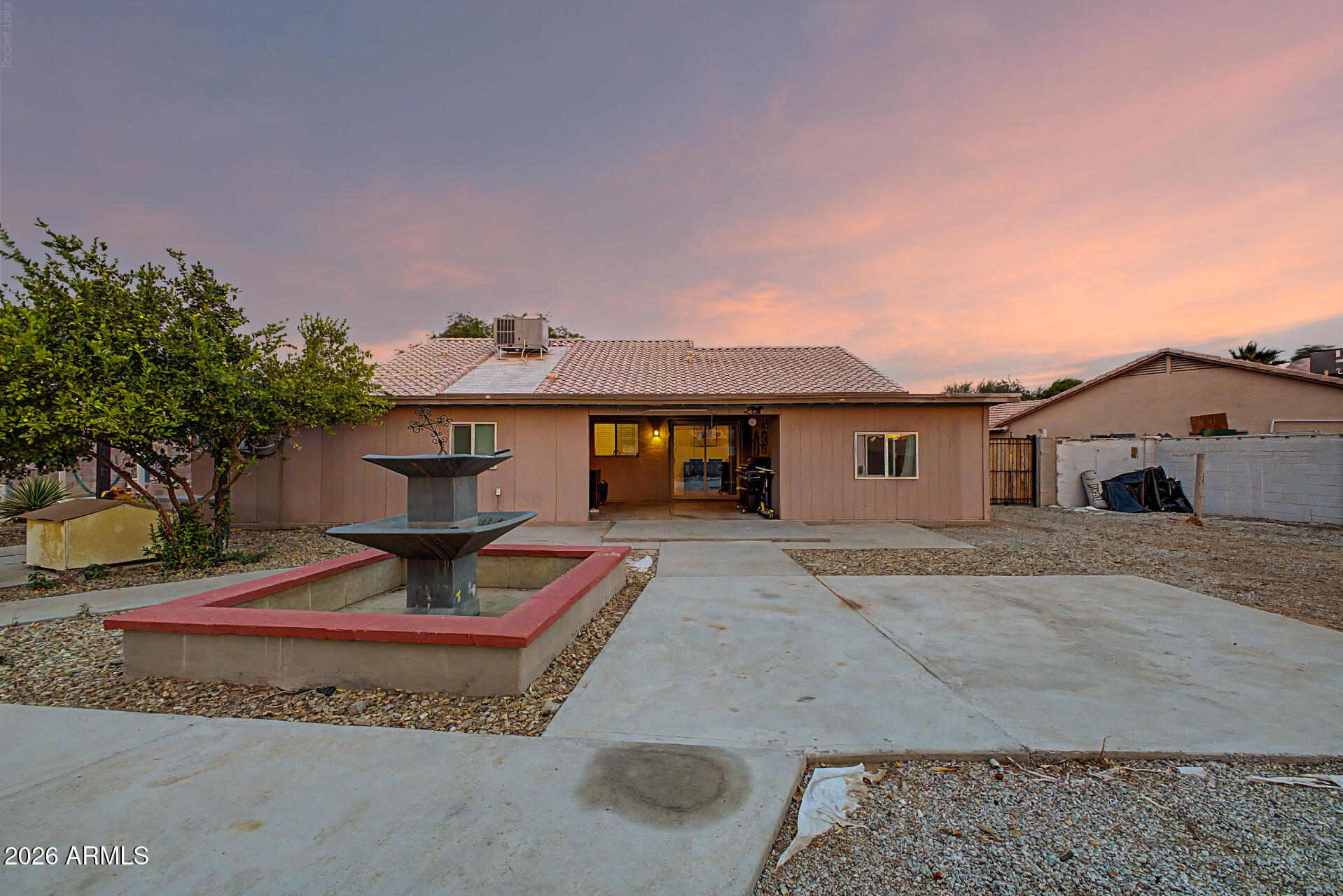 HORIZONS ON CAMELBACK UNIT 2 - Residential