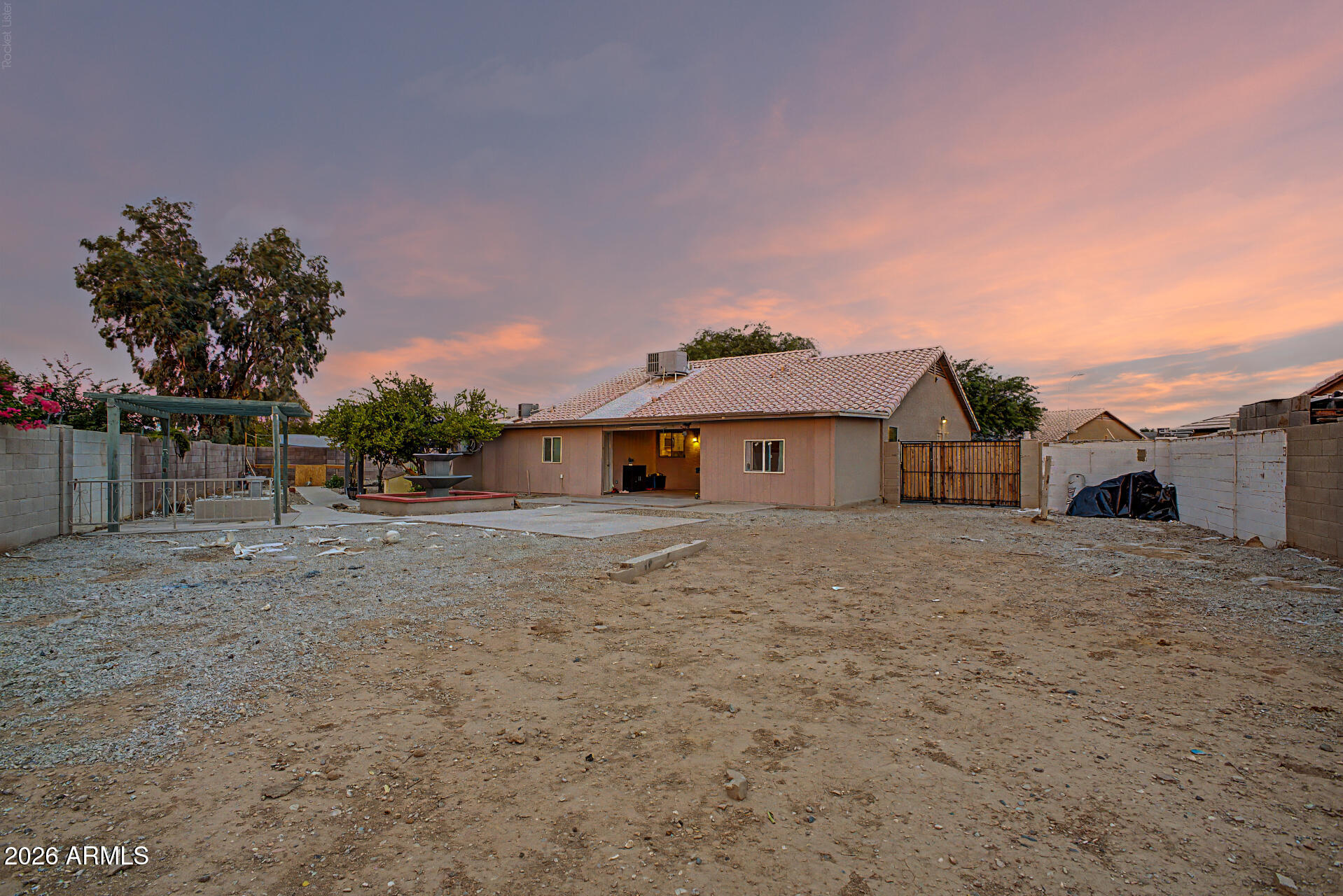 HORIZONS ON CAMELBACK UNIT 2 - Residential