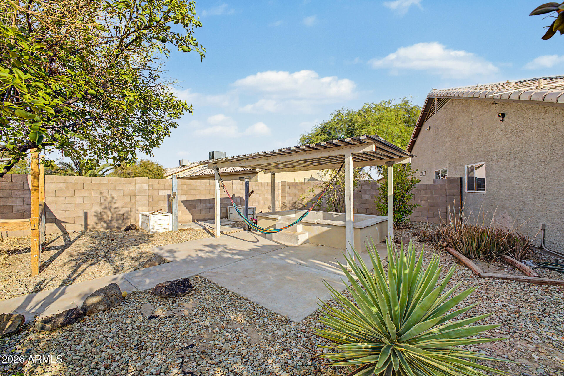 HORIZONS ON CAMELBACK UNIT 2 - Residential