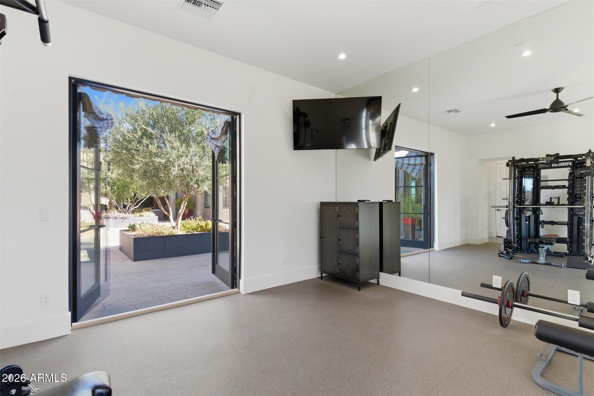 WHITE HORSE - Residential