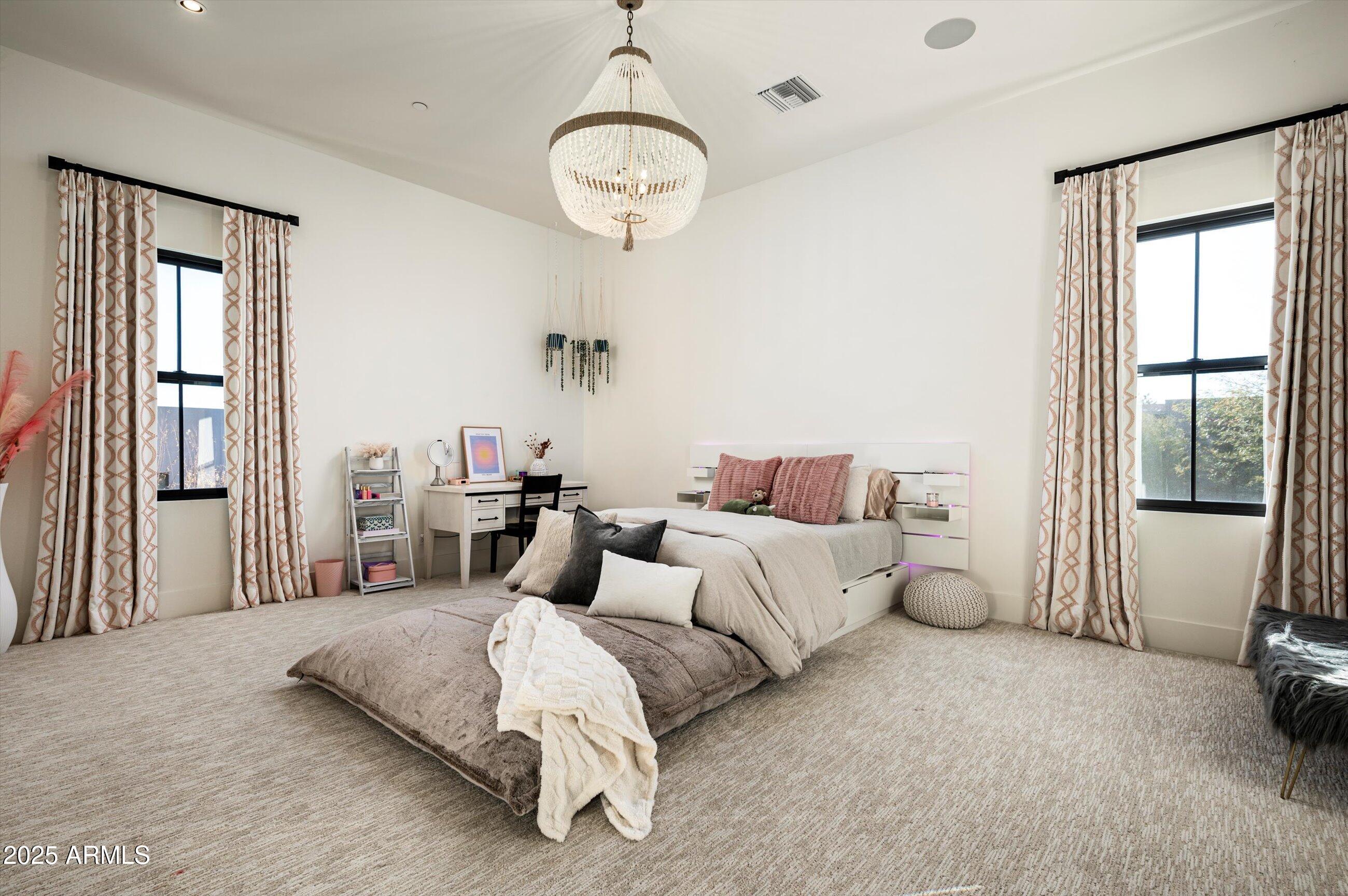 WHITE HORSE - Residential