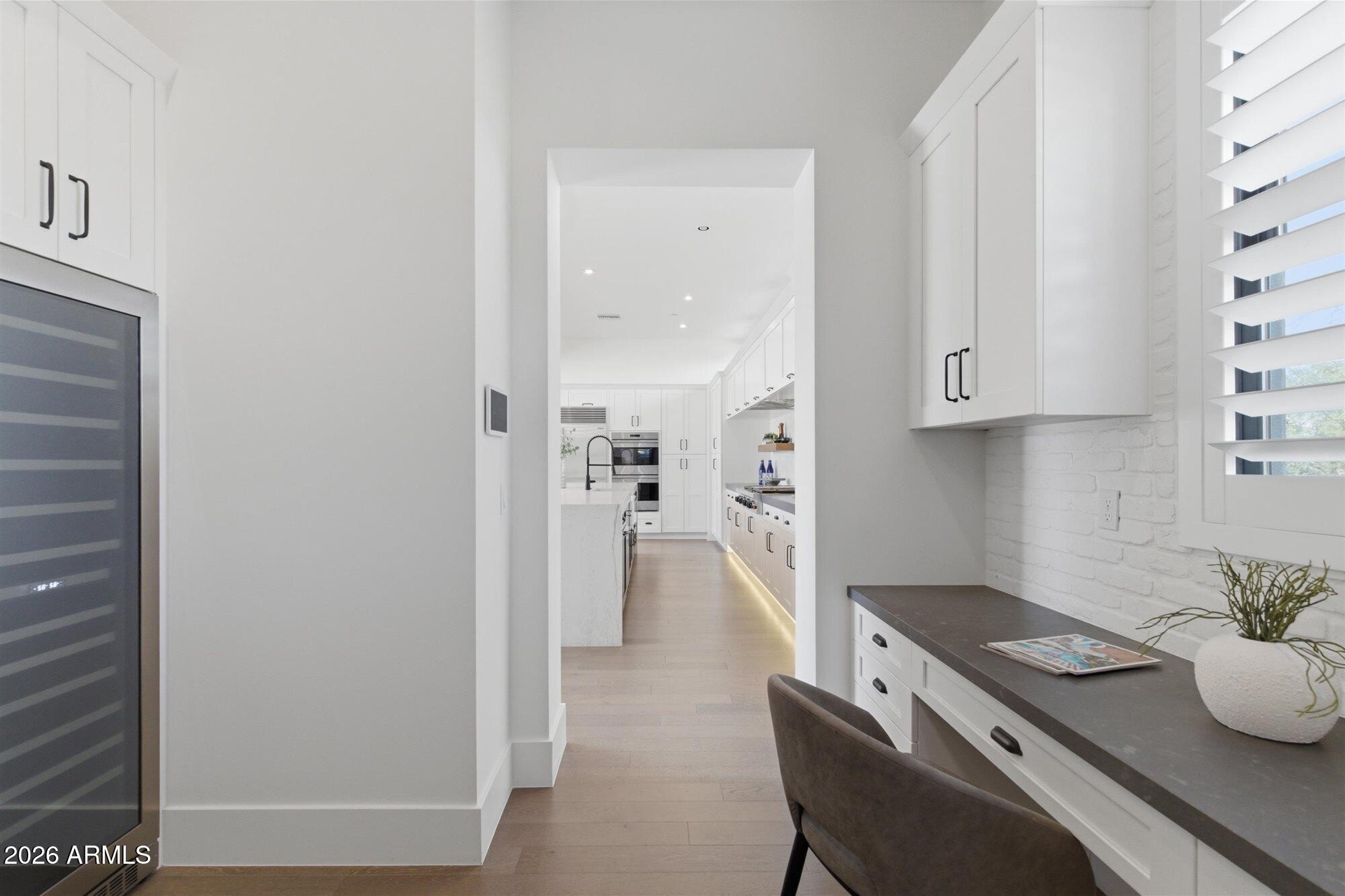 WHITE HORSE - Residential