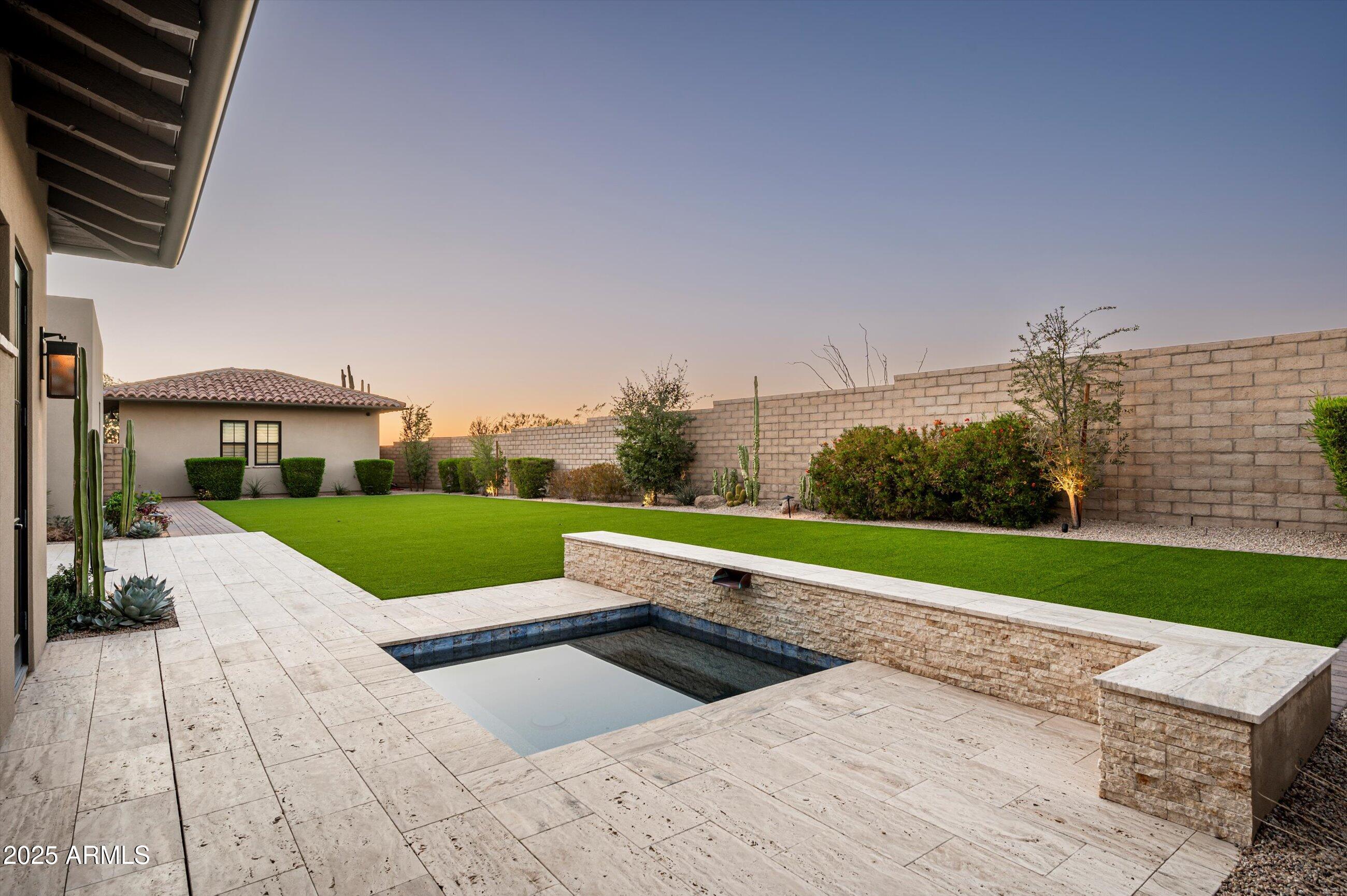 WHITE HORSE - Residential