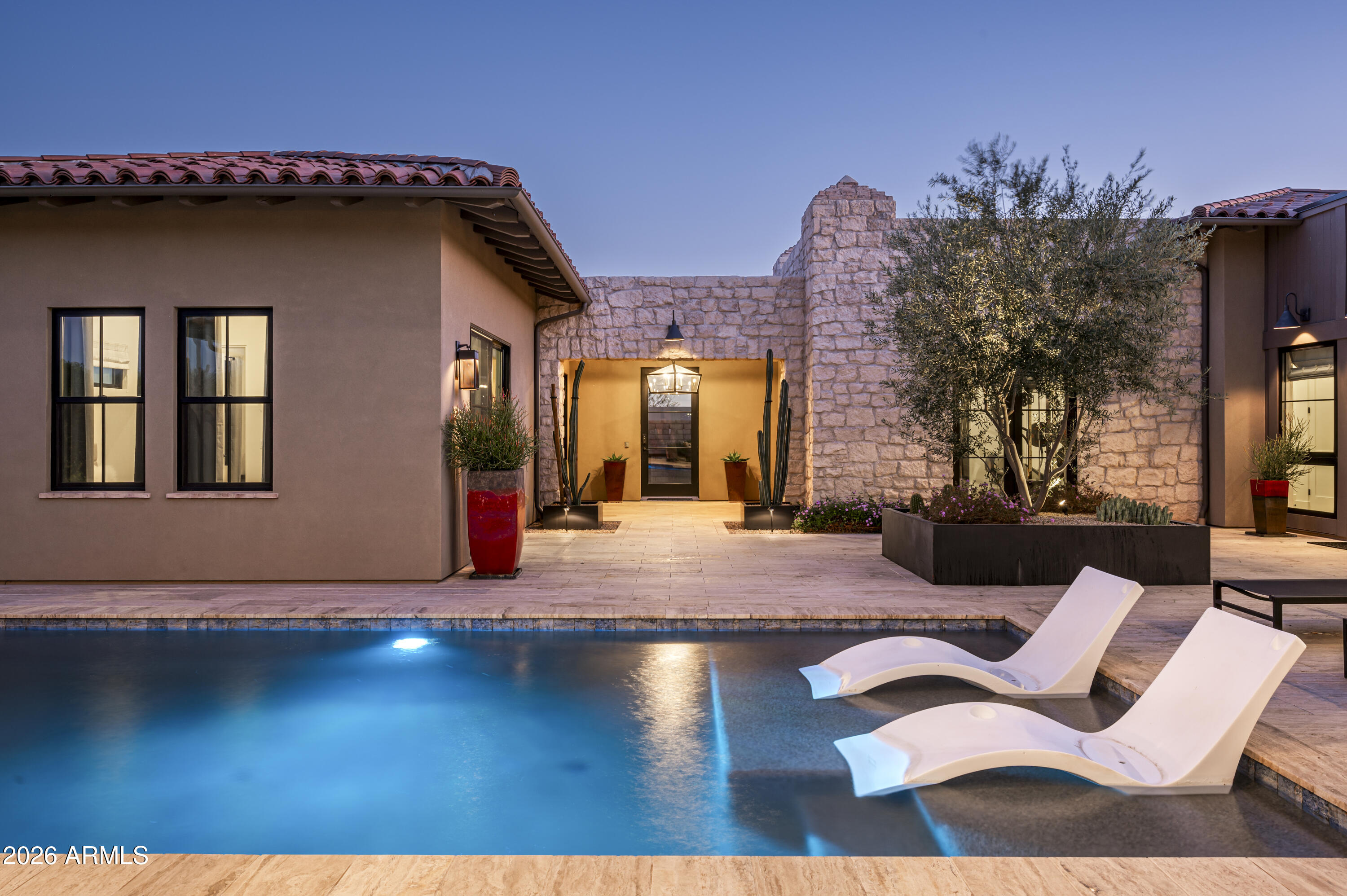 WHITE HORSE - Residential