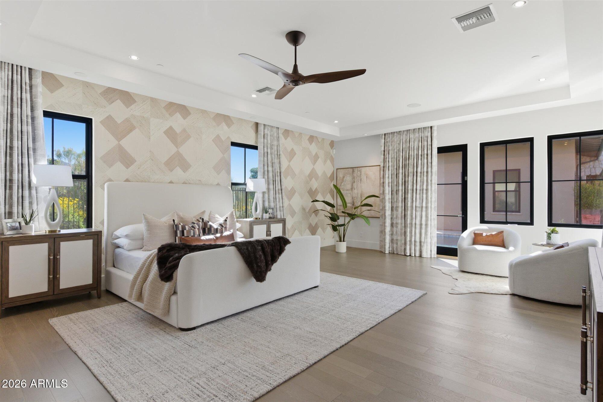 WHITE HORSE - Residential