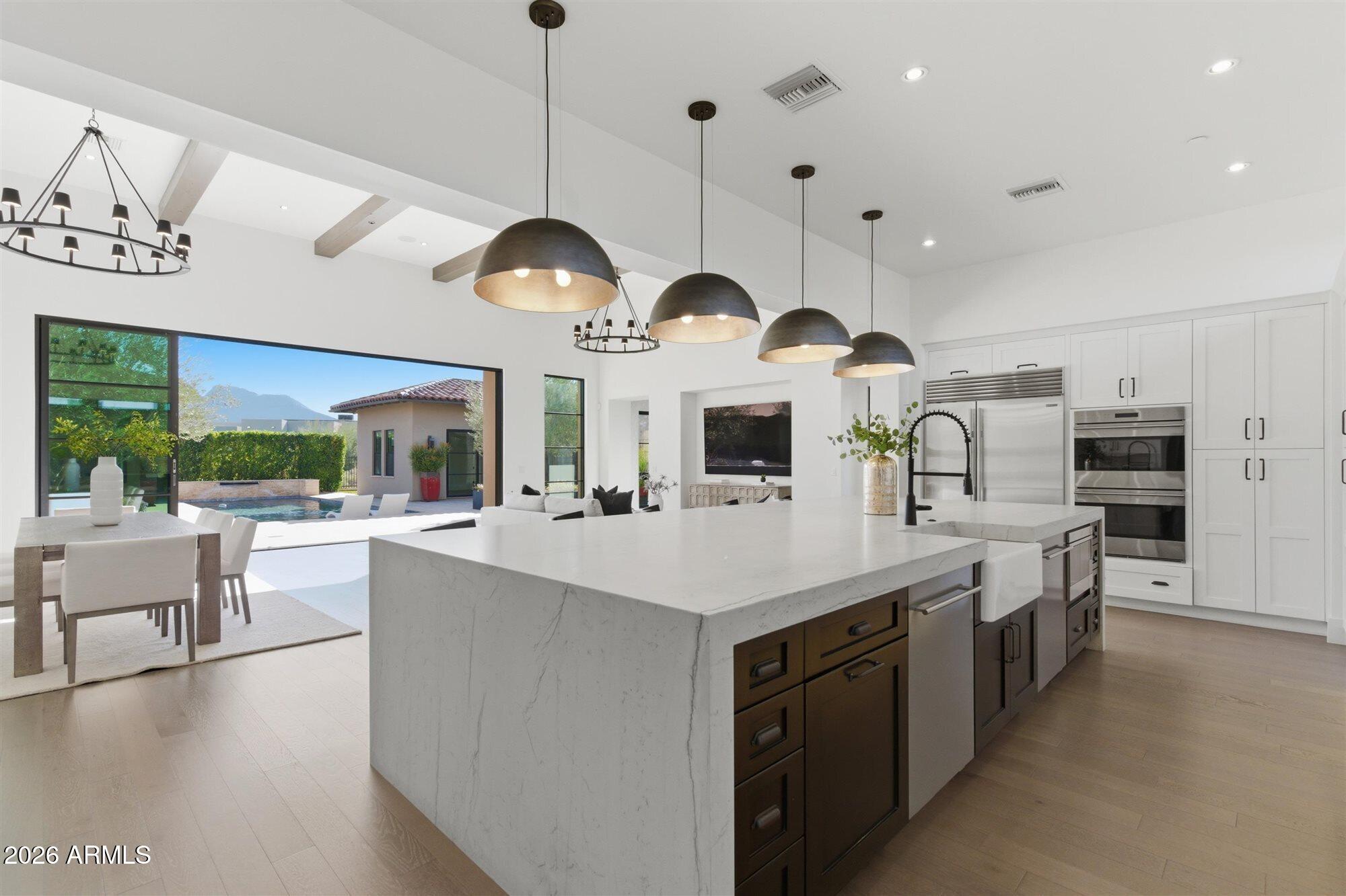 WHITE HORSE - Residential