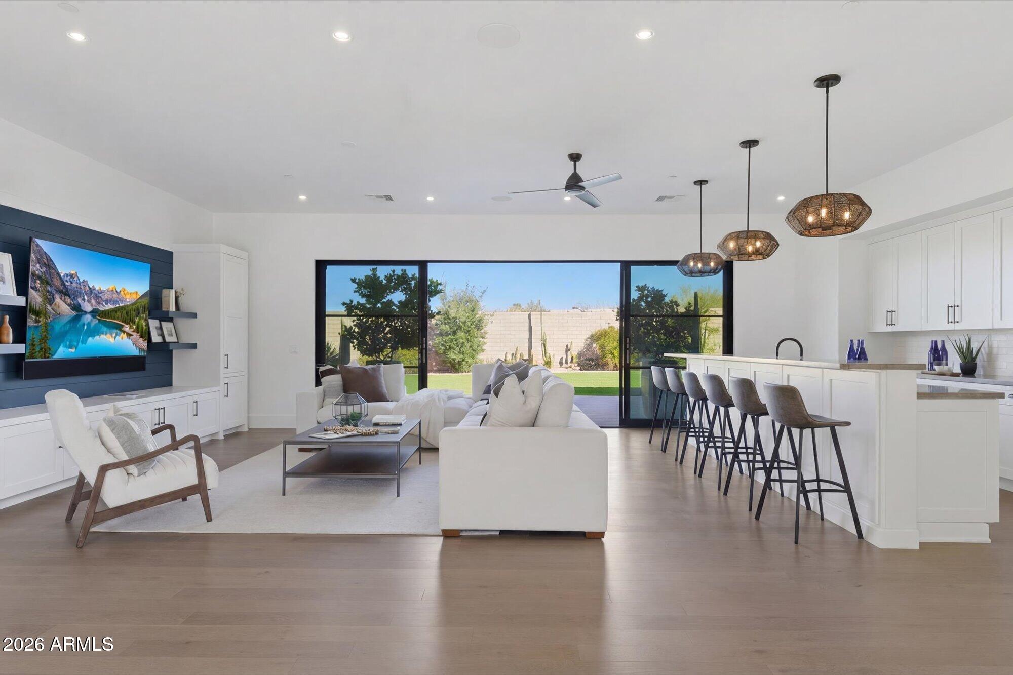 WHITE HORSE - Residential