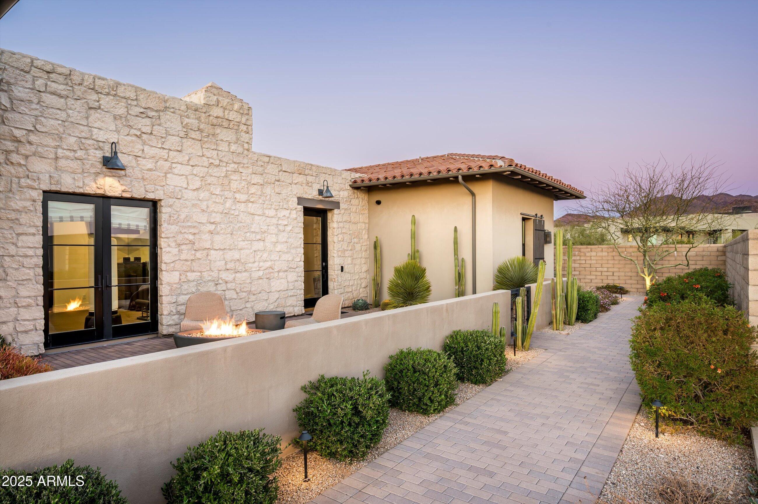 WHITE HORSE - Residential