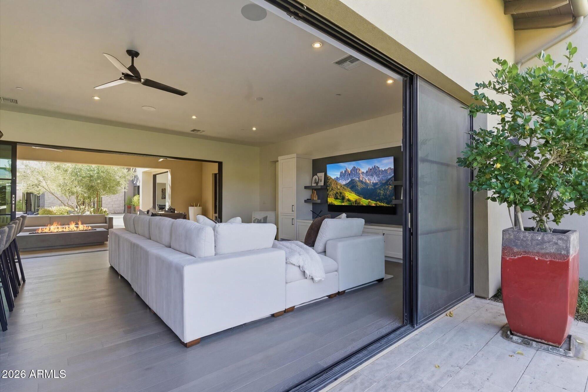 WHITE HORSE - Residential