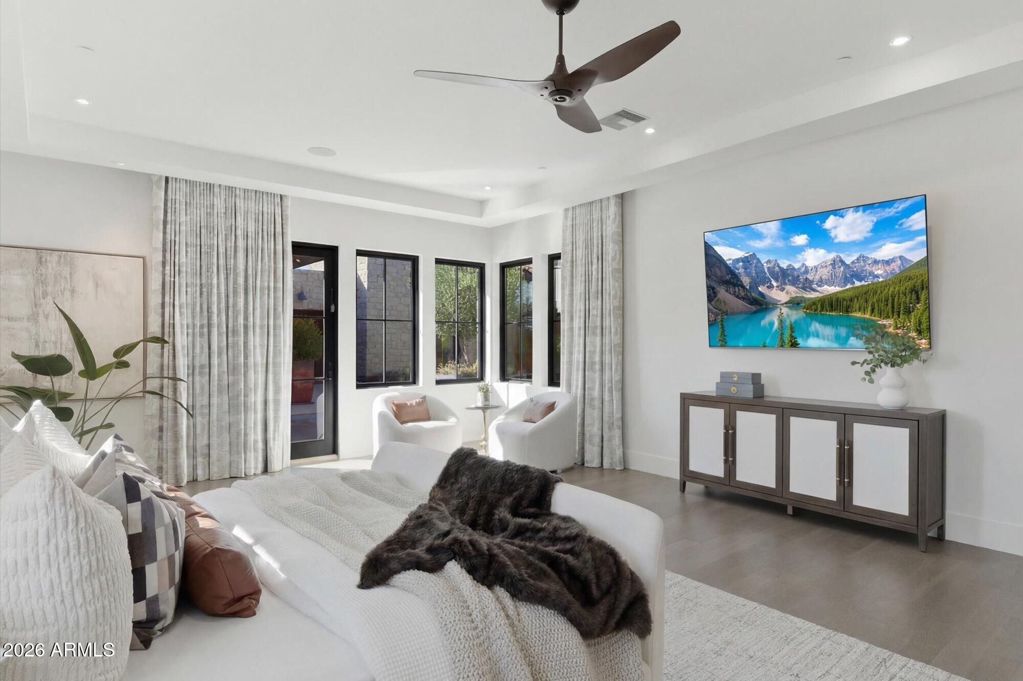 WHITE HORSE - Residential