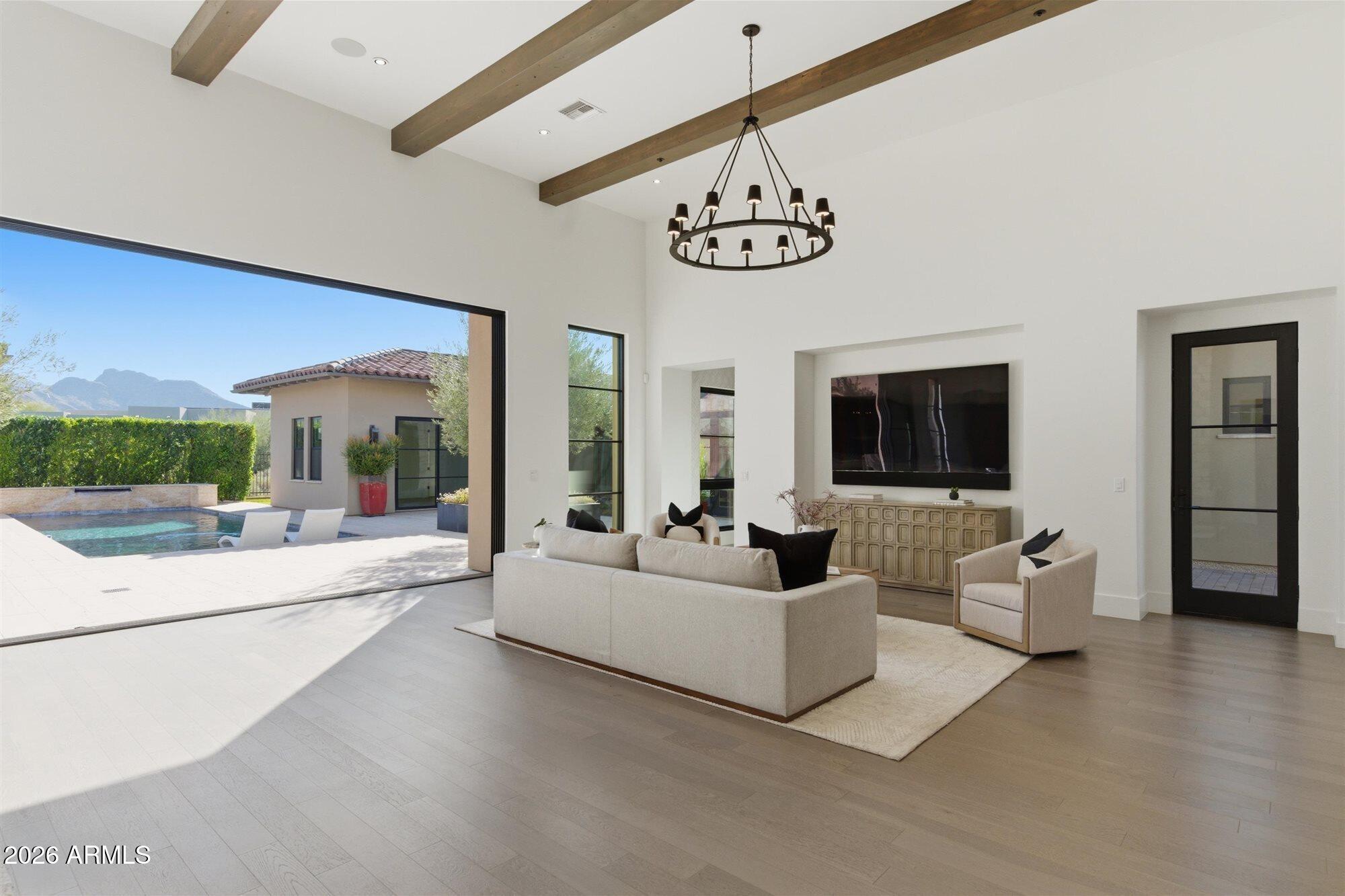 WHITE HORSE - Residential