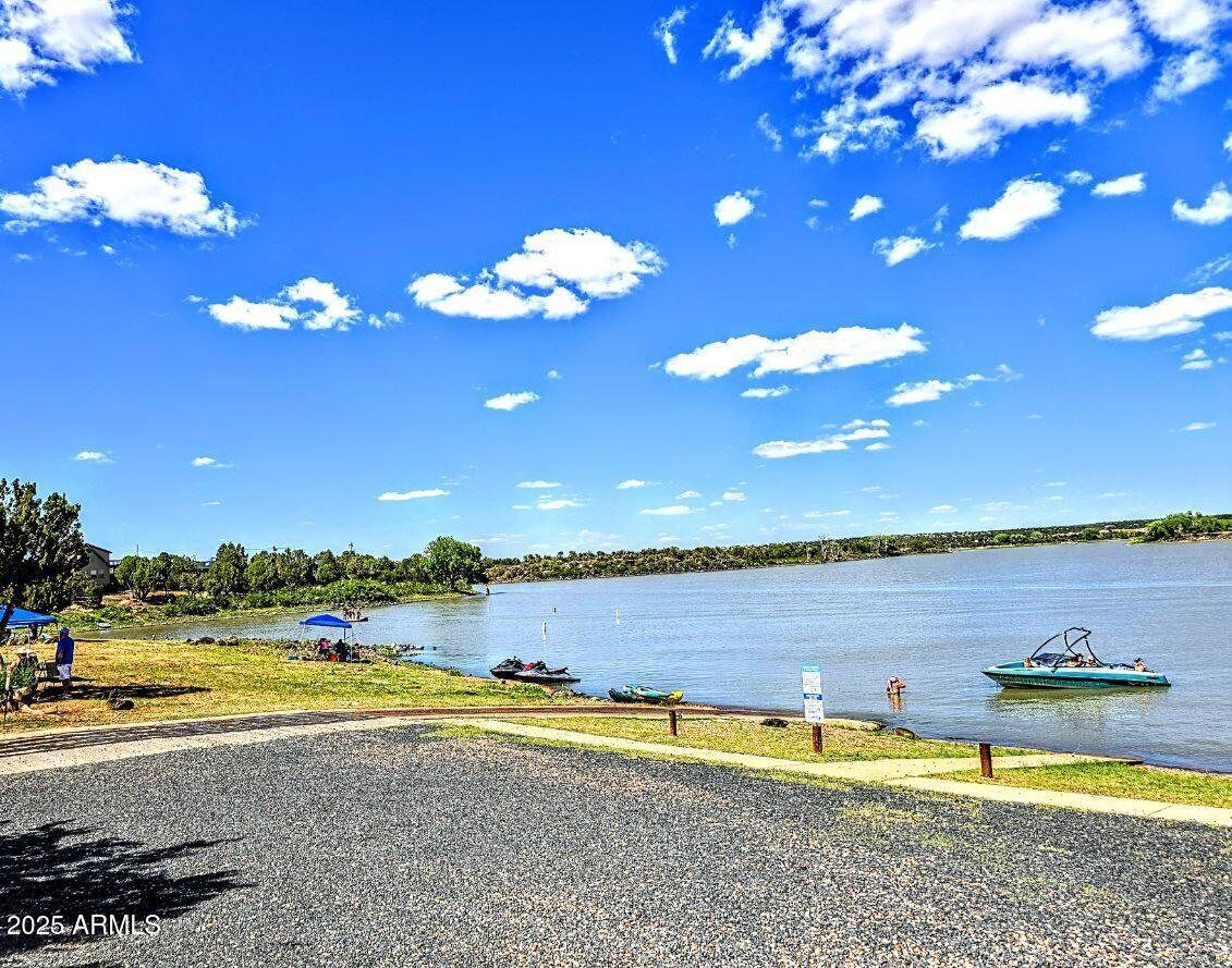 WHITE MOUNTAIN LAKES UNIT 11 - Land