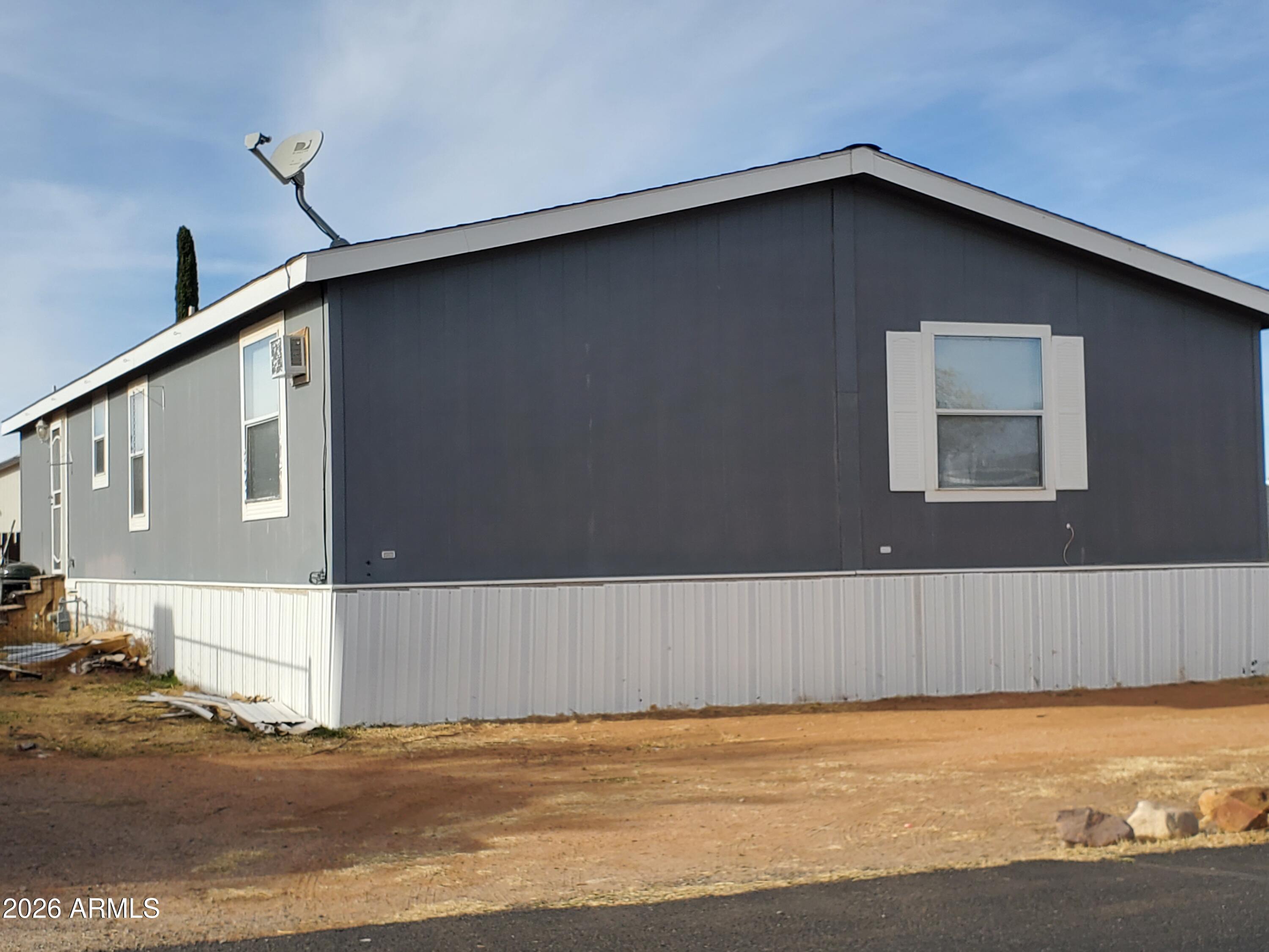 Los Arcos Mobile Home Park - Residential