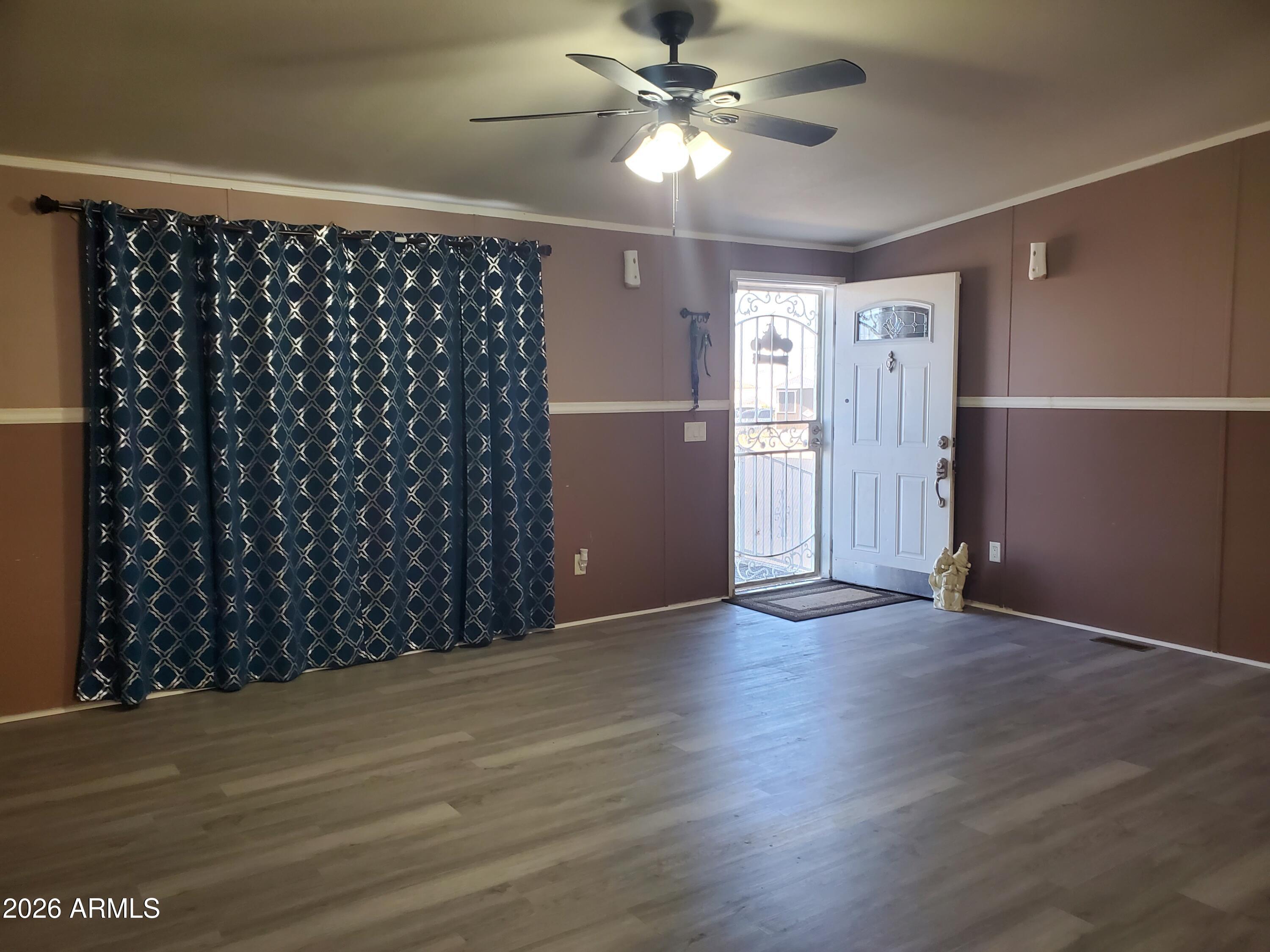 Los Arcos Mobile Home Park - Residential