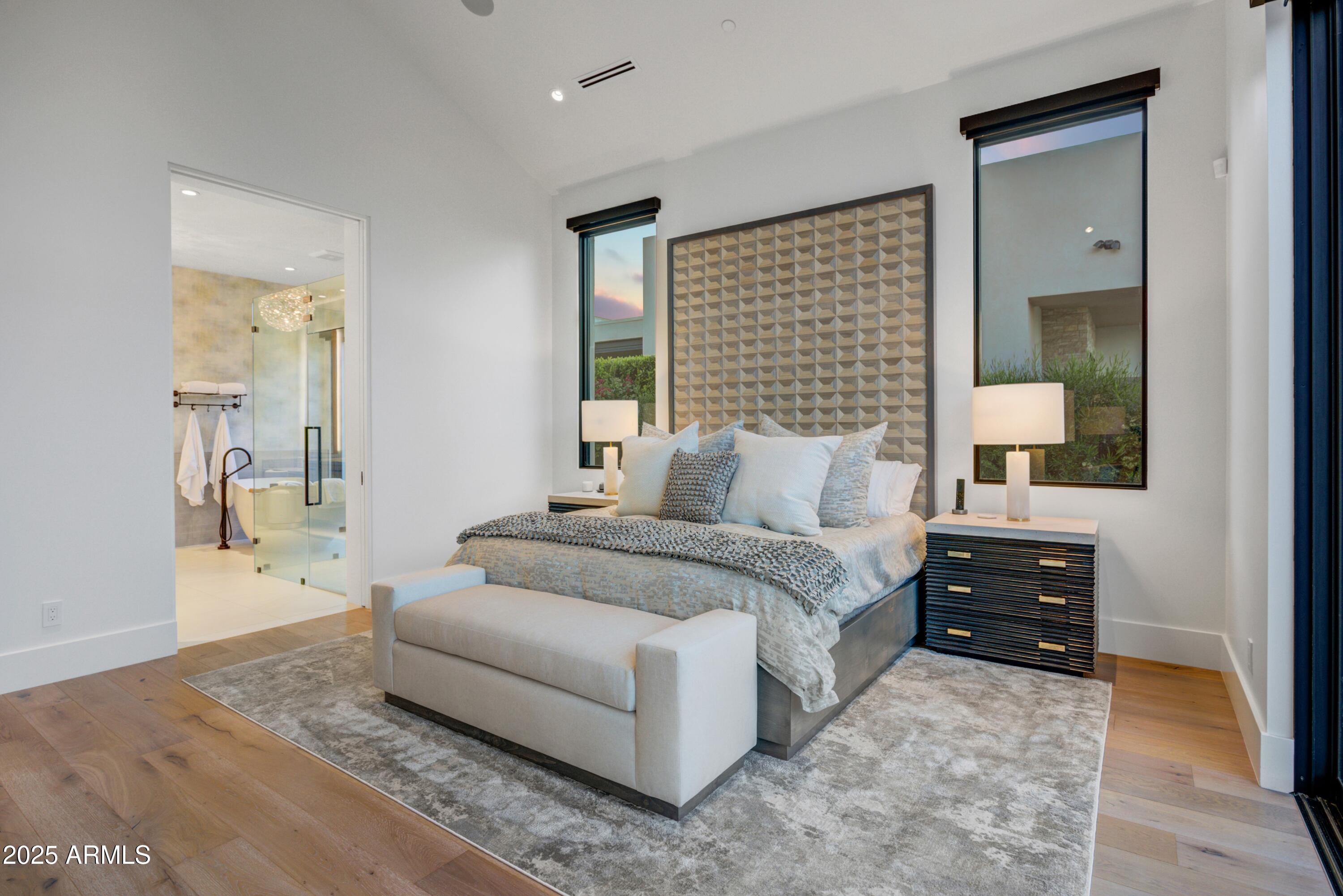 RITZ-CARLTON - Residential