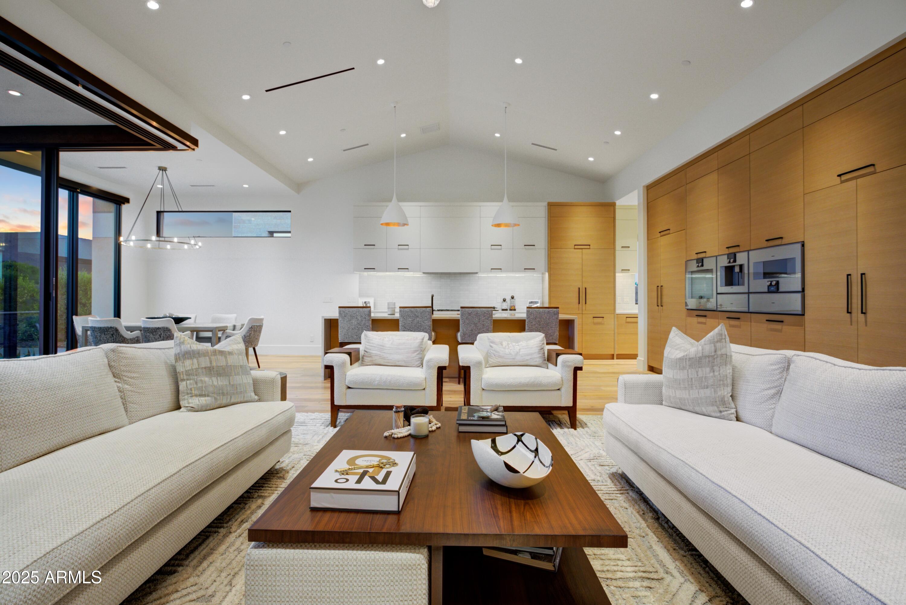 RITZ-CARLTON - Residential