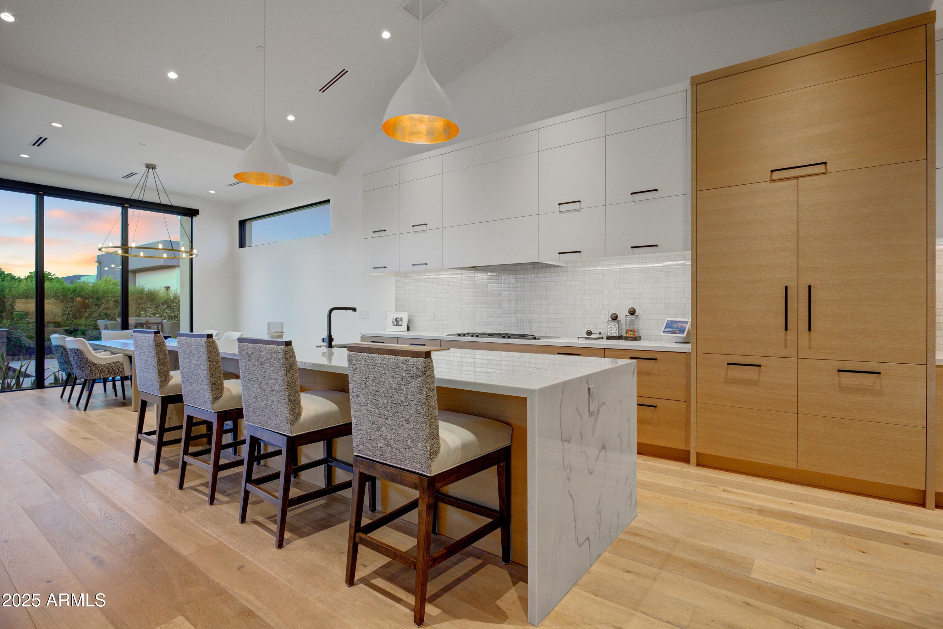 RITZ-CARLTON - Residential