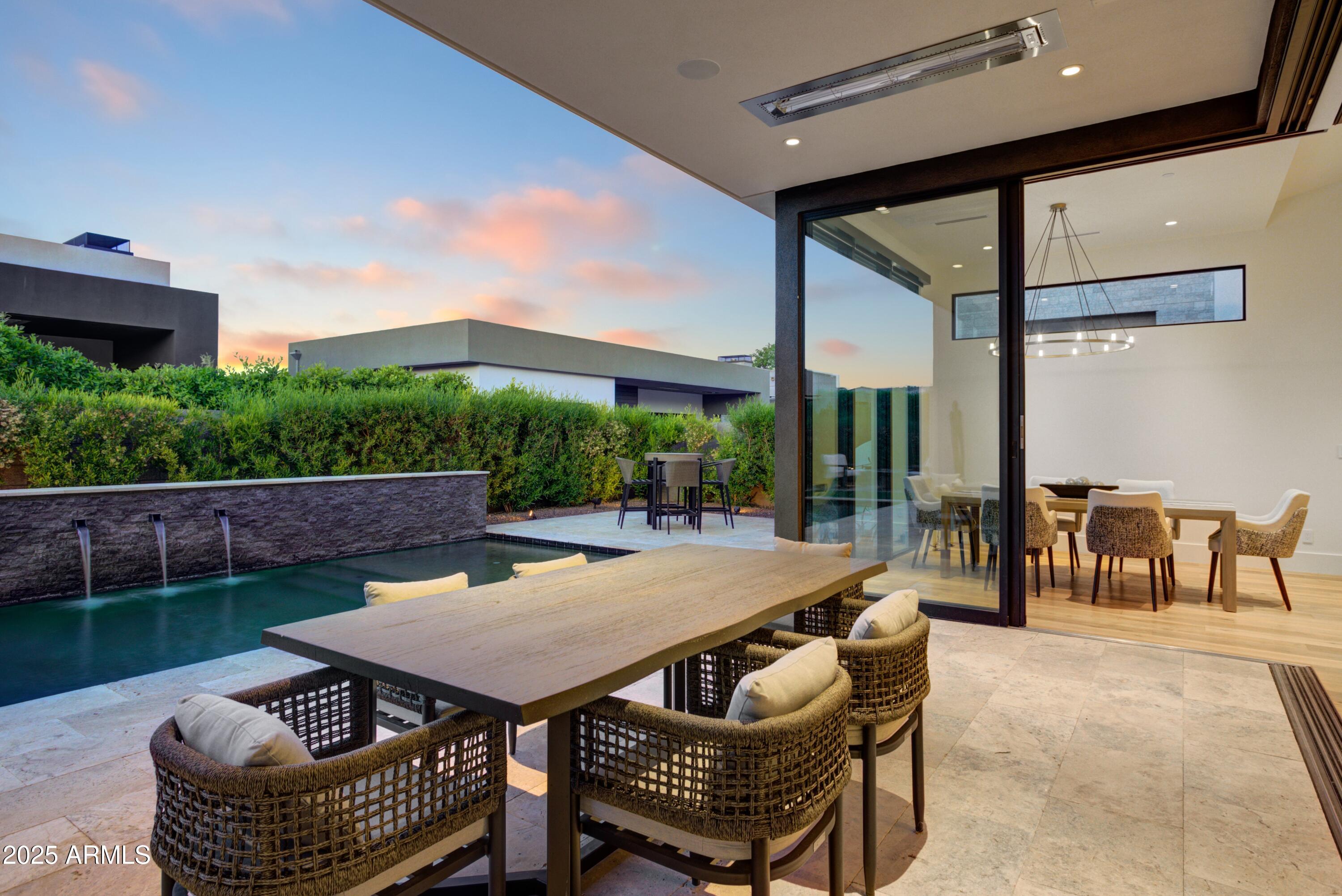 RITZ-CARLTON - Residential
