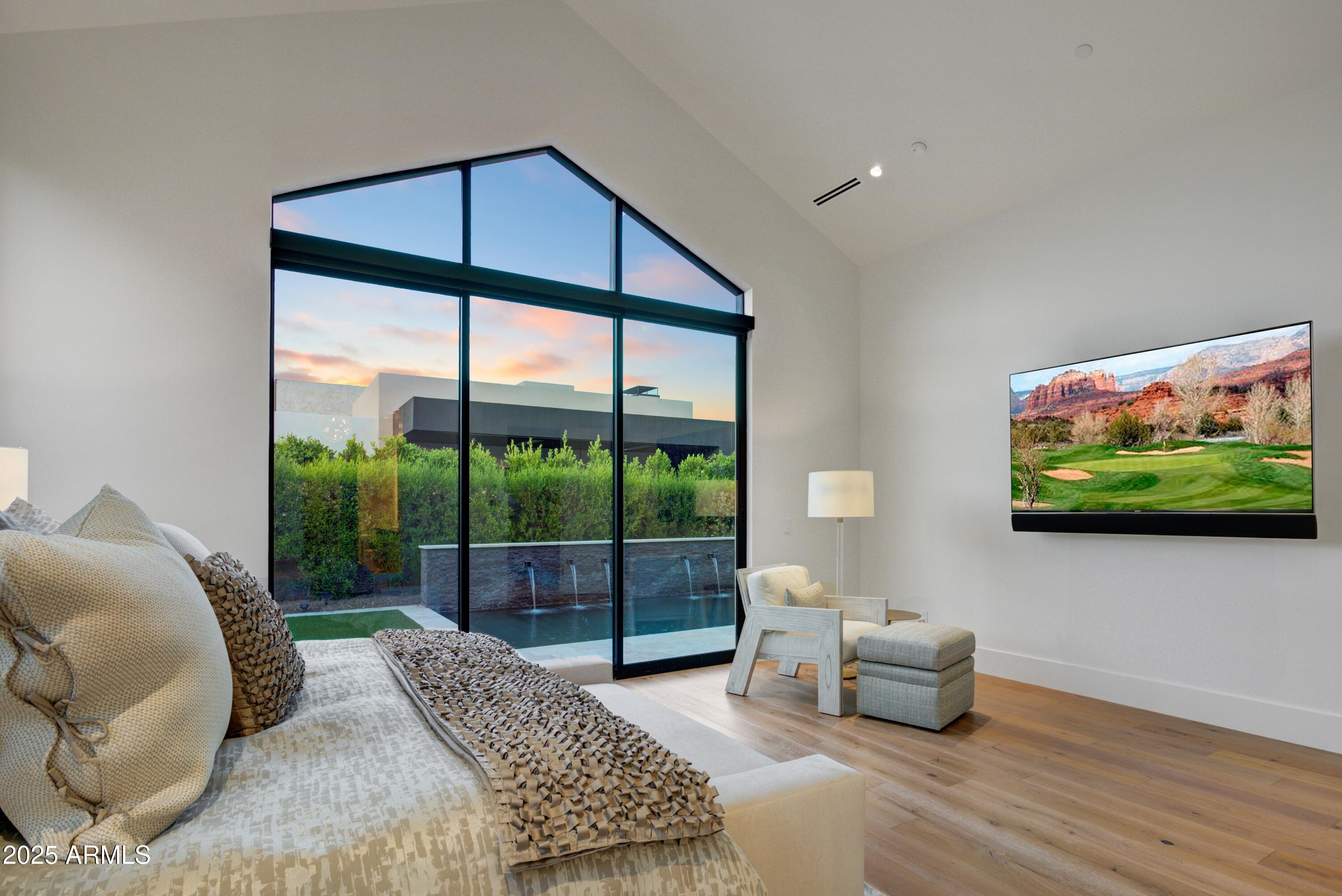 RITZ-CARLTON - Residential