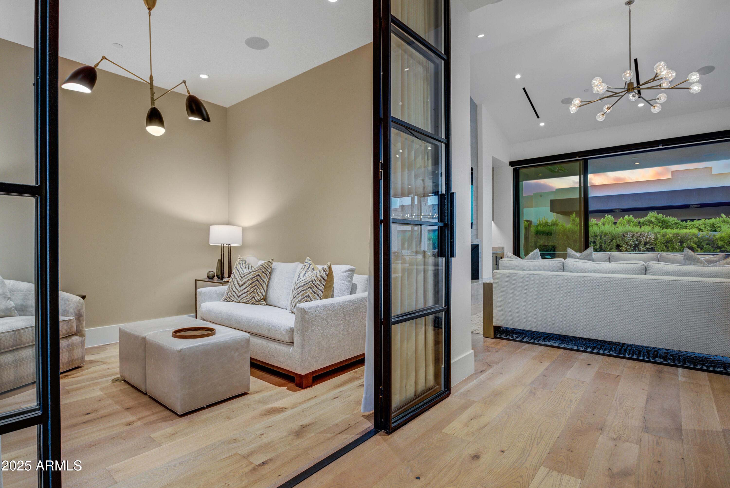RITZ-CARLTON - Residential
