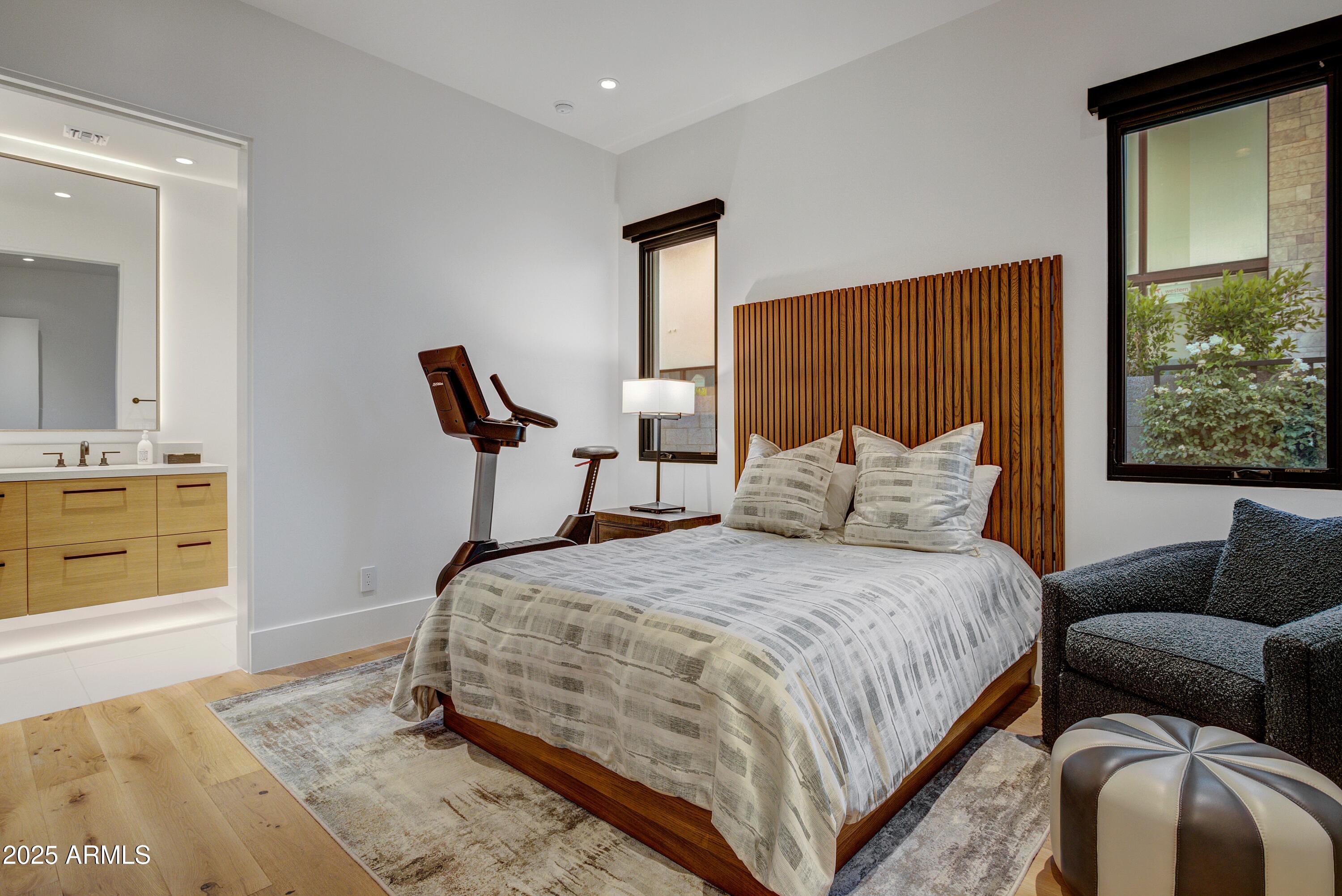 RITZ-CARLTON - Residential
