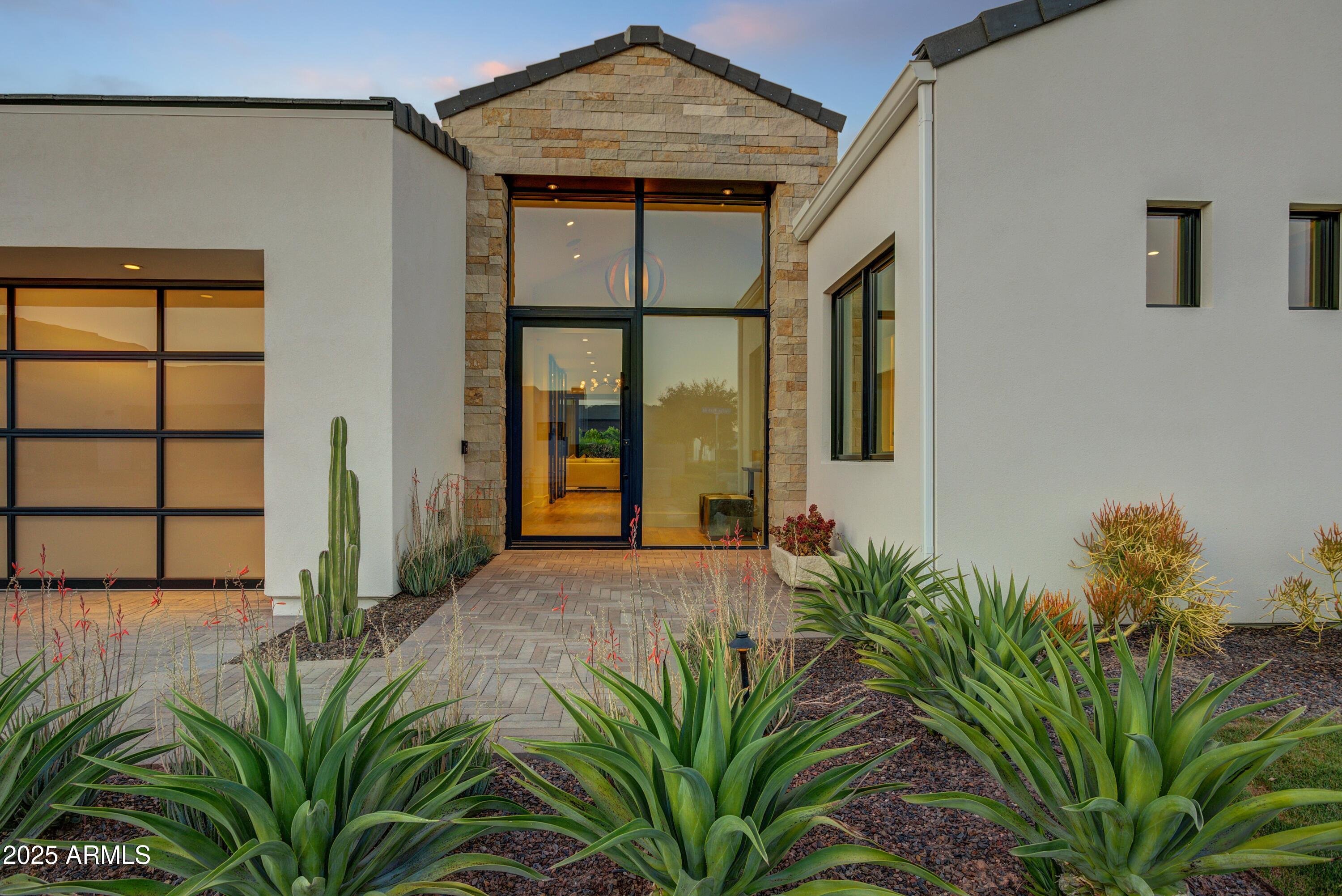 RITZ-CARLTON - Residential